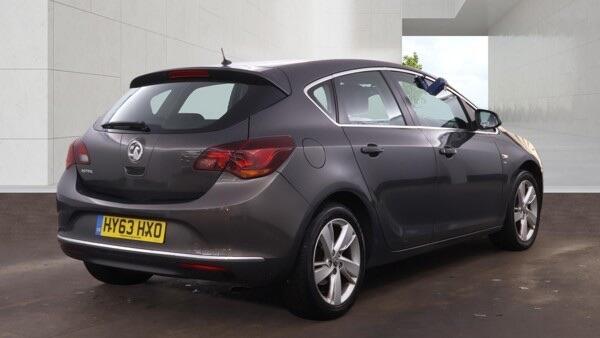 Vauxhall Astra view 4