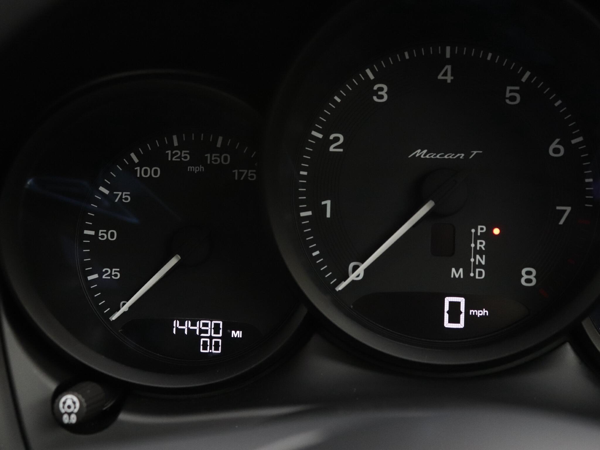 Porsche Macan view 16