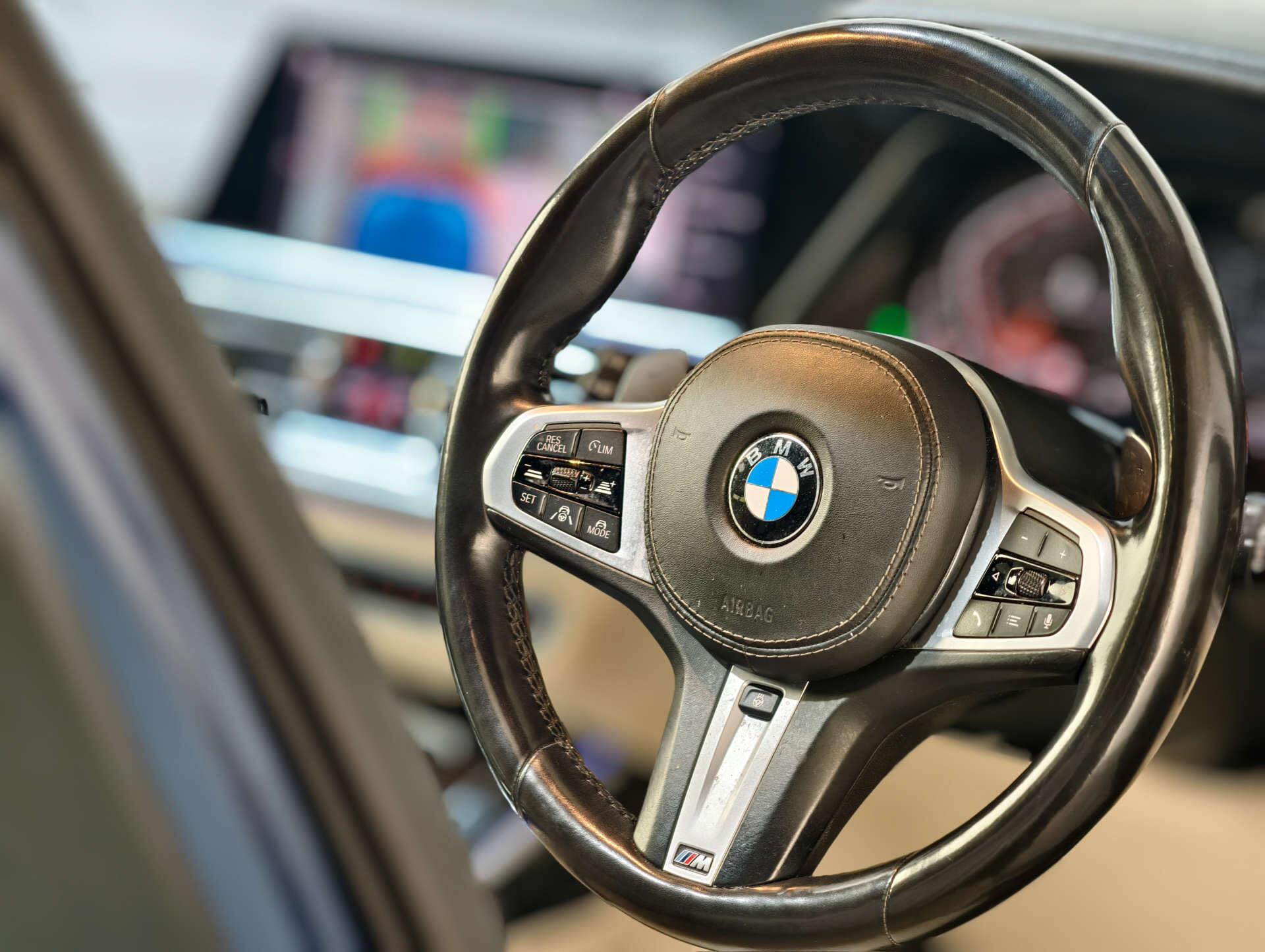 BMW X7 view 31