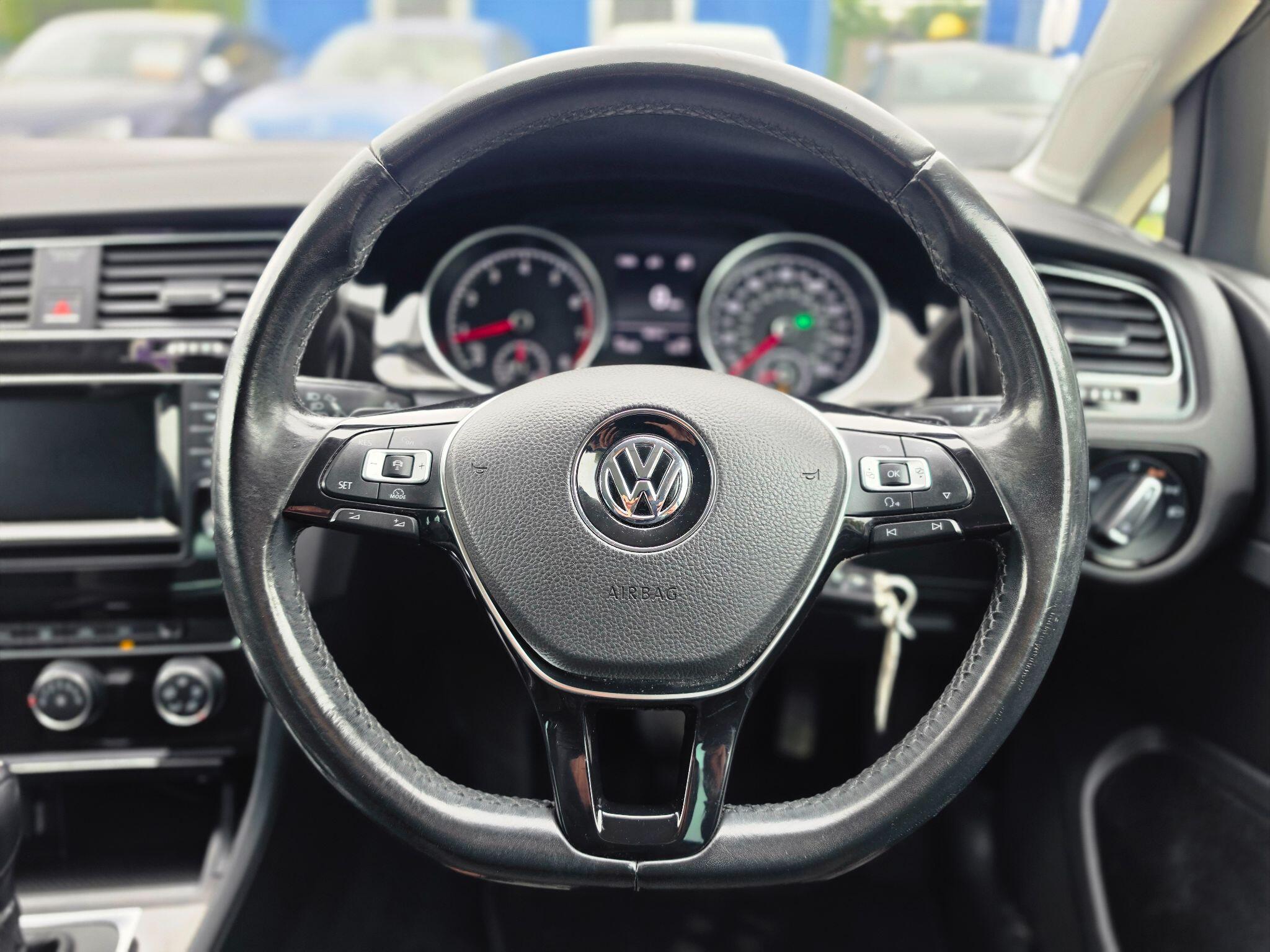 Volkswagen Golf view 12
