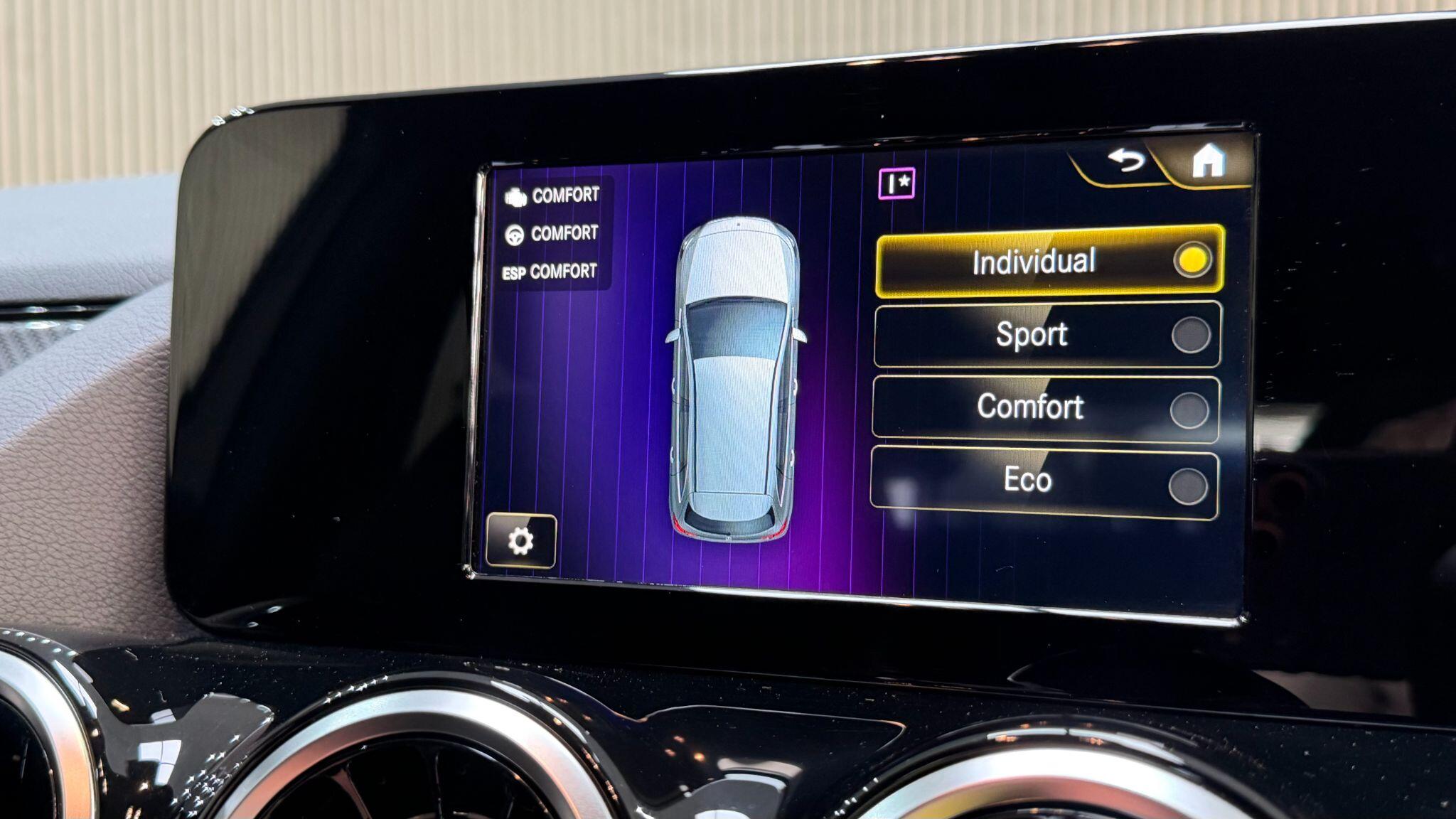 Mercedes-Benz B-Class view 23