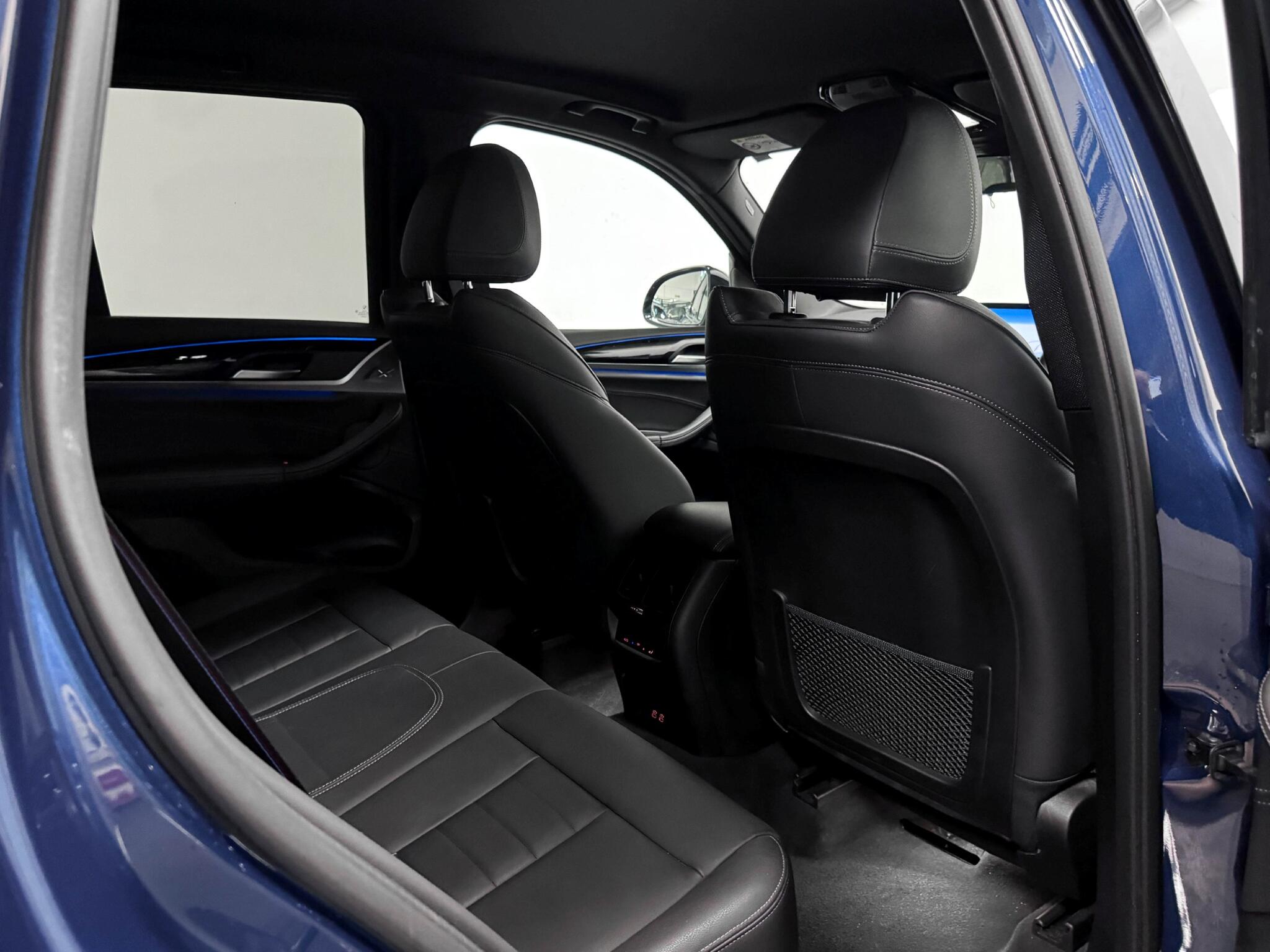 BMW X3 view 9
