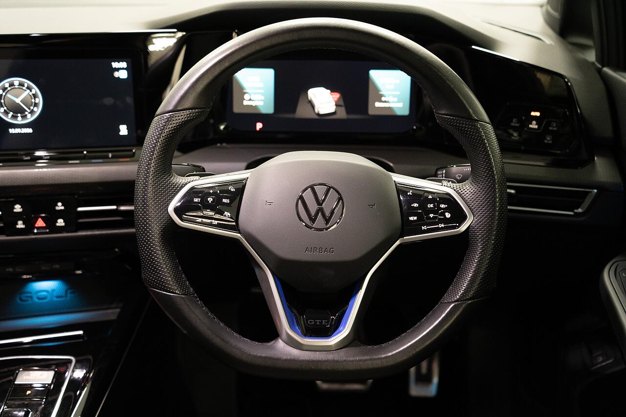 Volkswagen Golf view 5