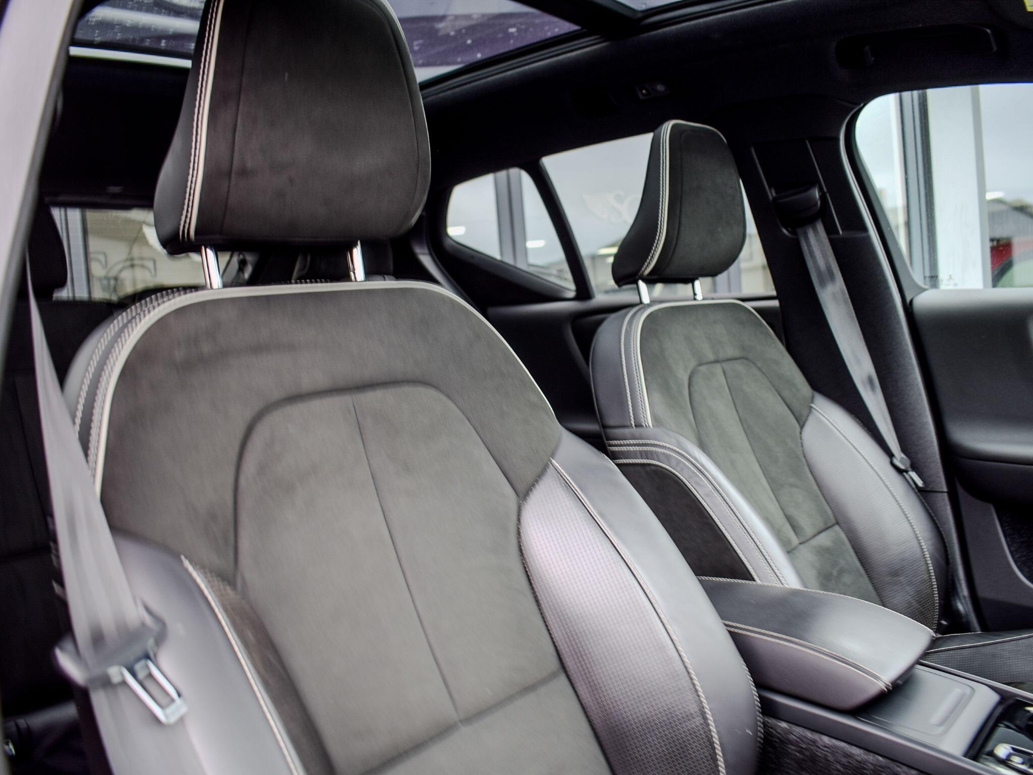 Volvo XC40 view 10