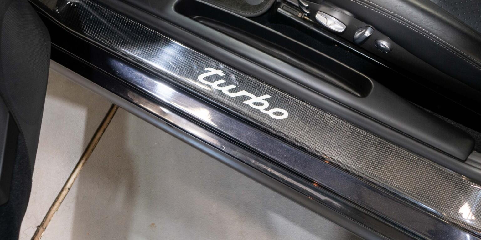 Porsche 911 view 29