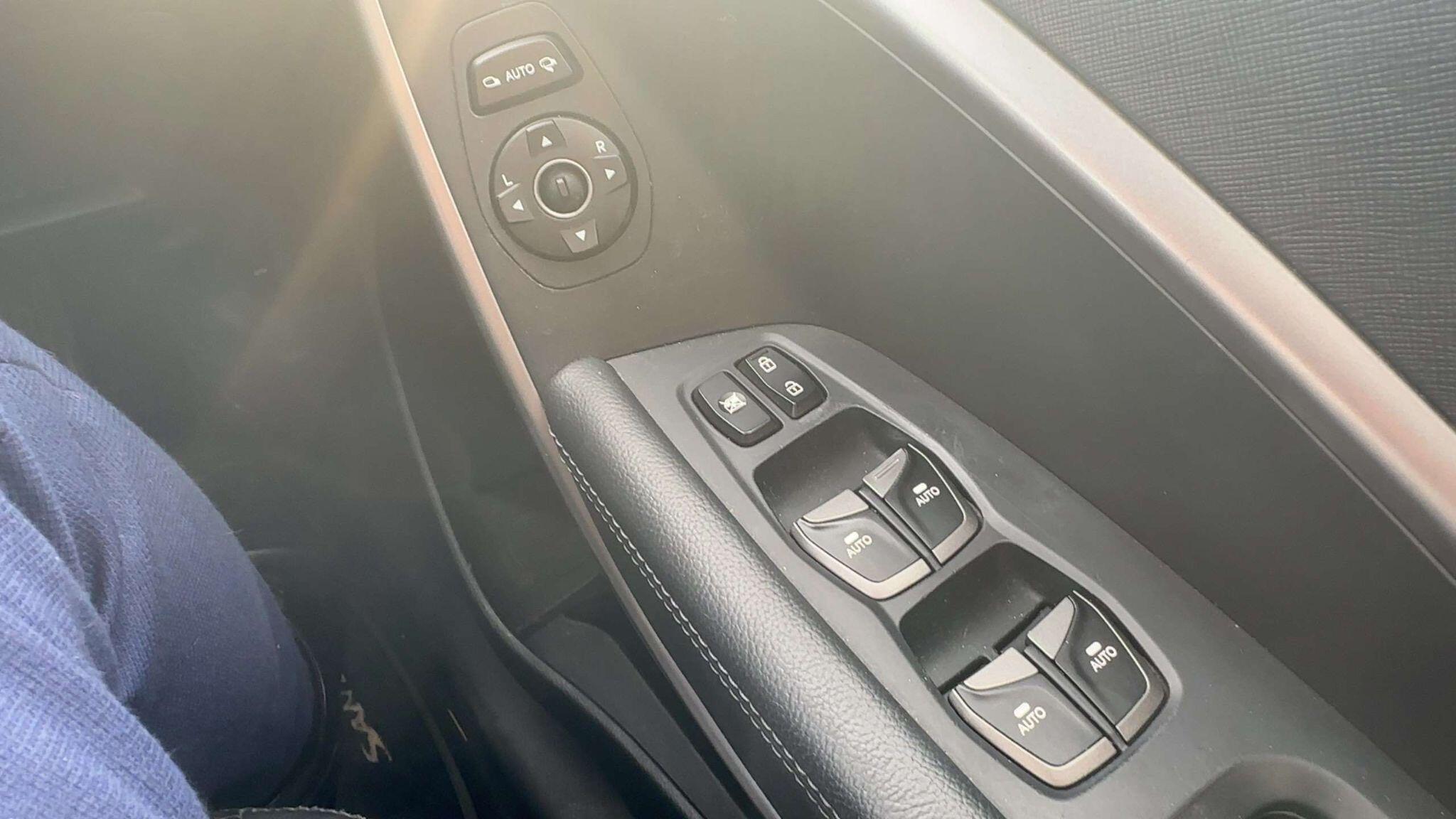 Hyundai Santa FE view 33