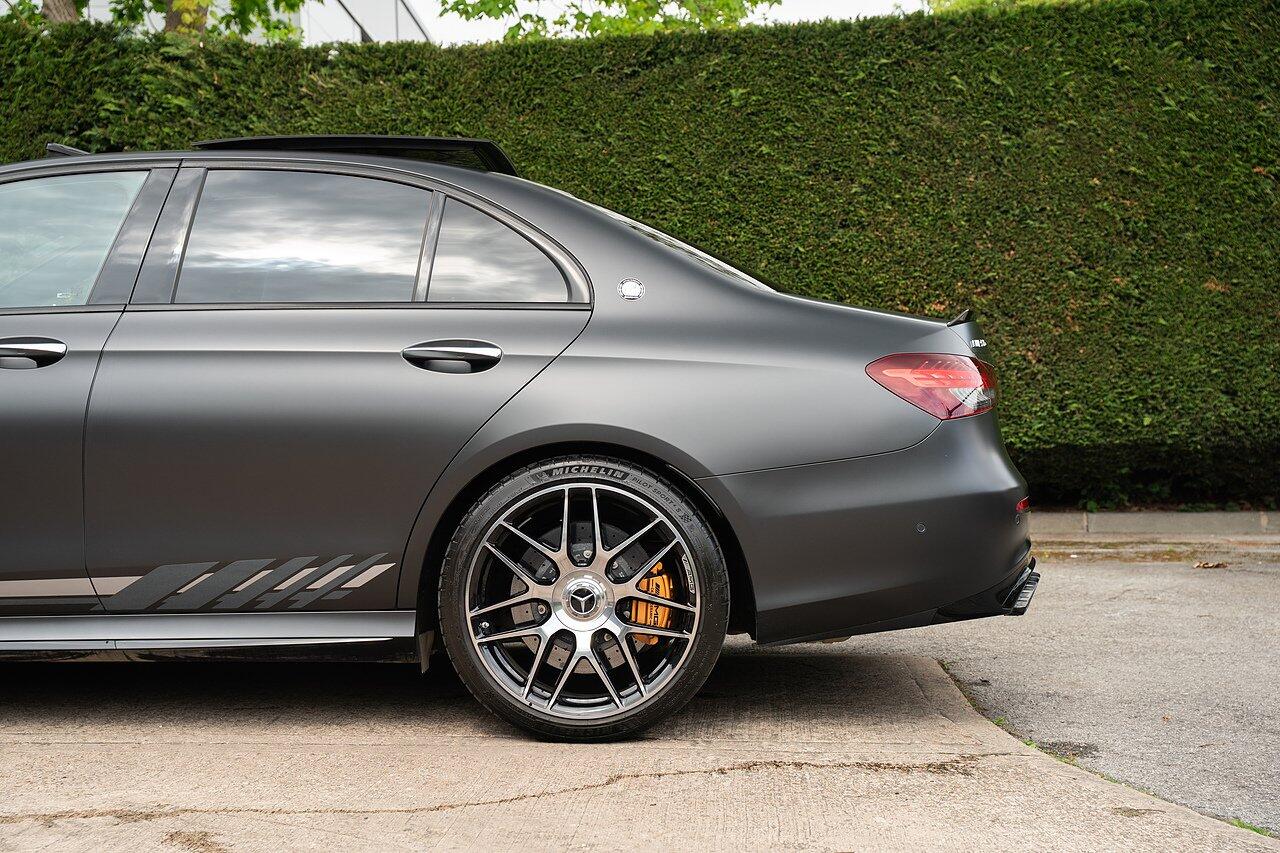Mercedes-Benz E-Class view 30