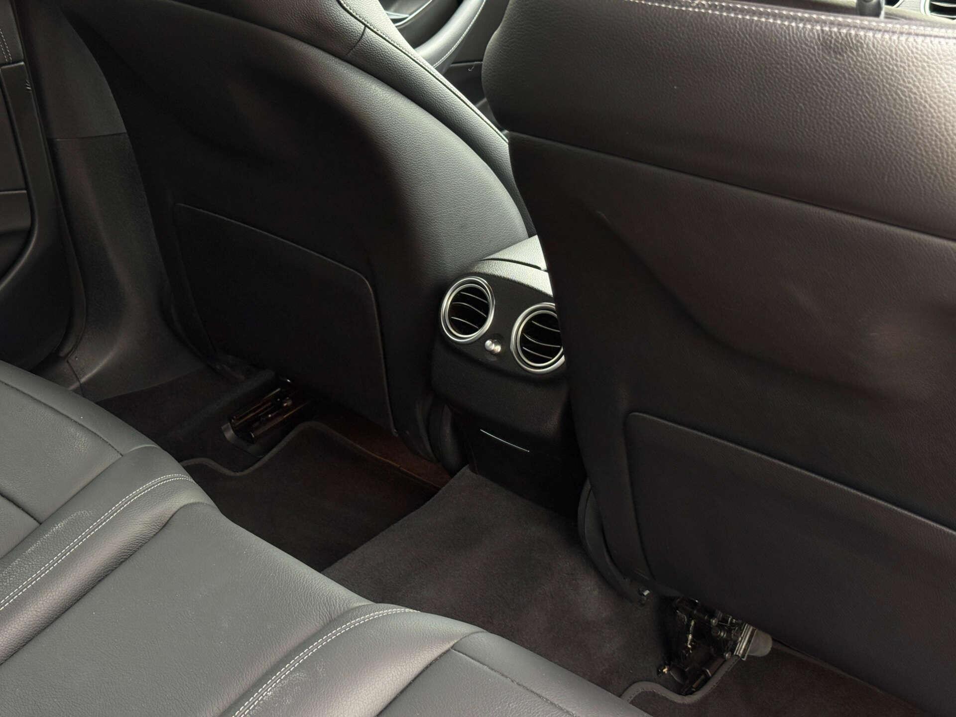 Mercedes-Benz E Class view 28