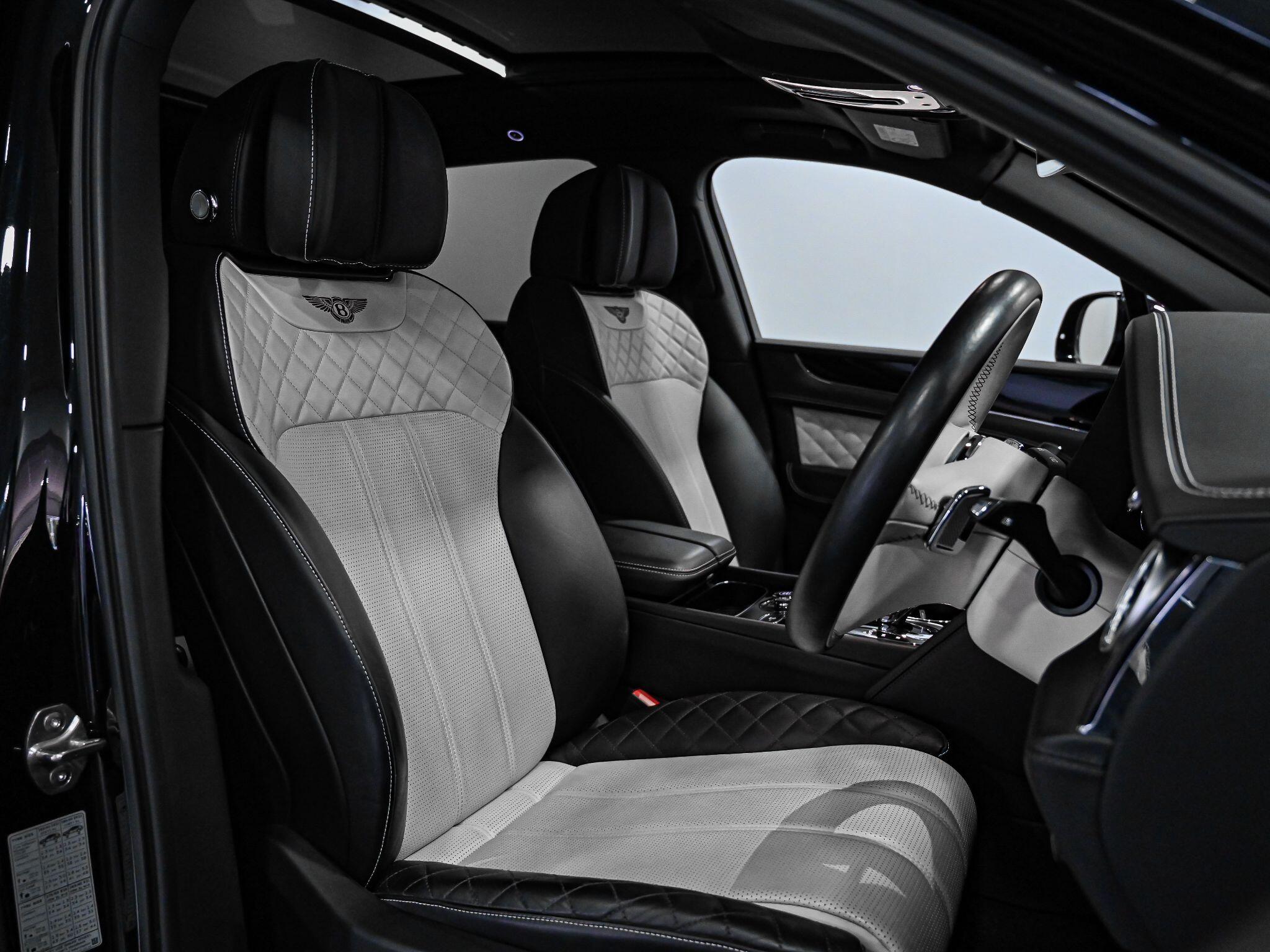Bentley Bentayga view 3