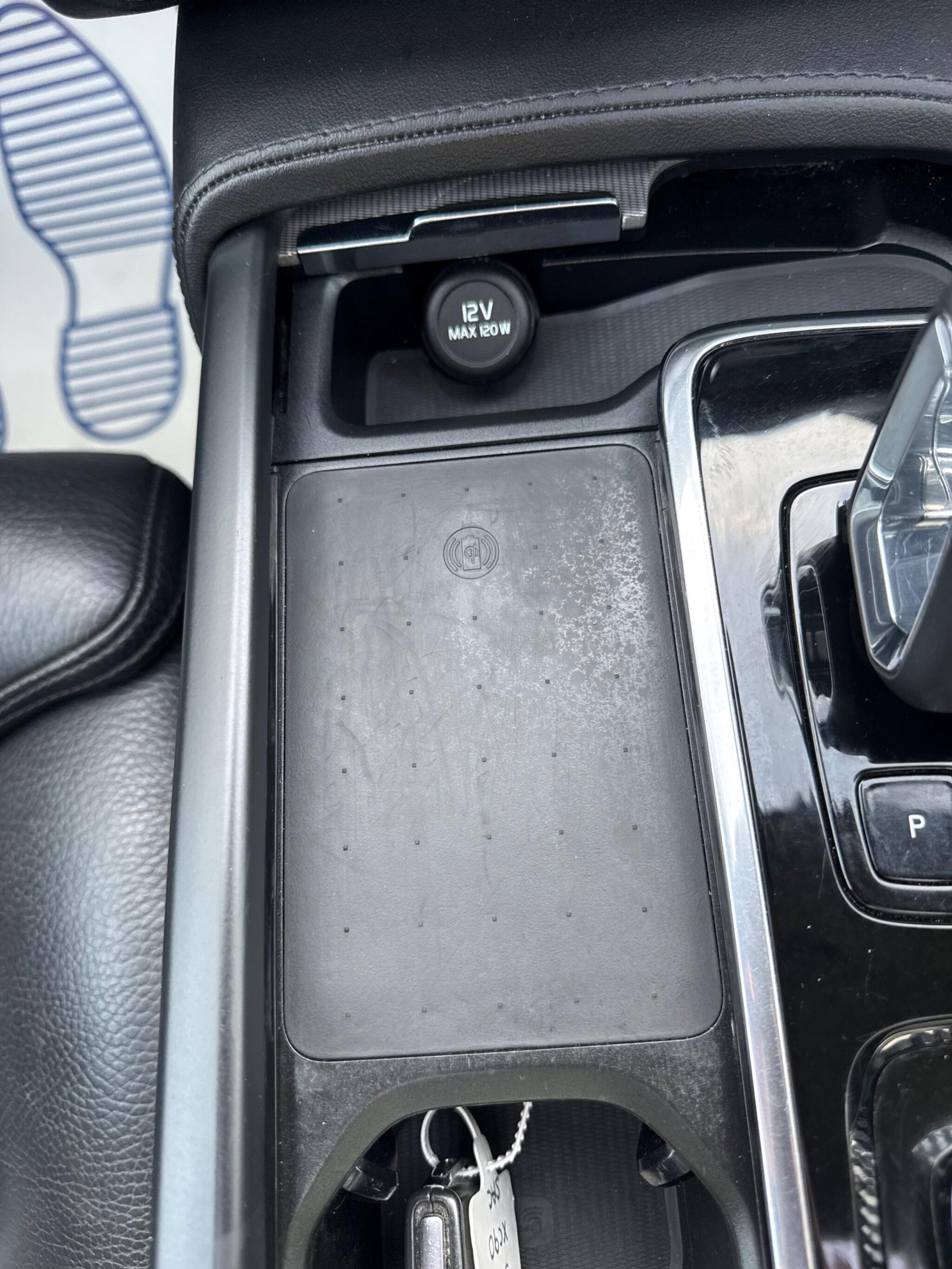 Volvo XC90 view 22