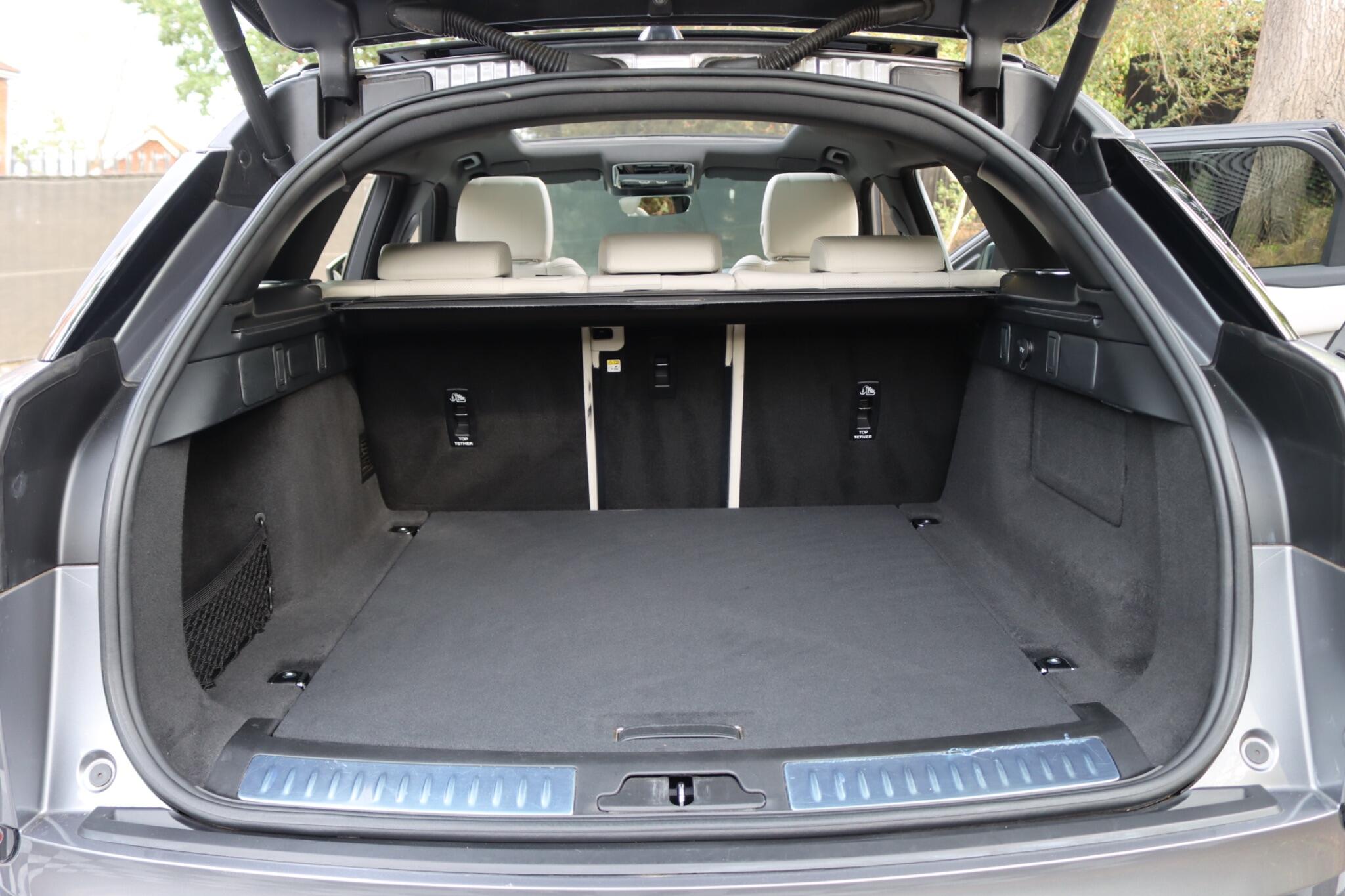 Land Rover Range Rover Velar view 26