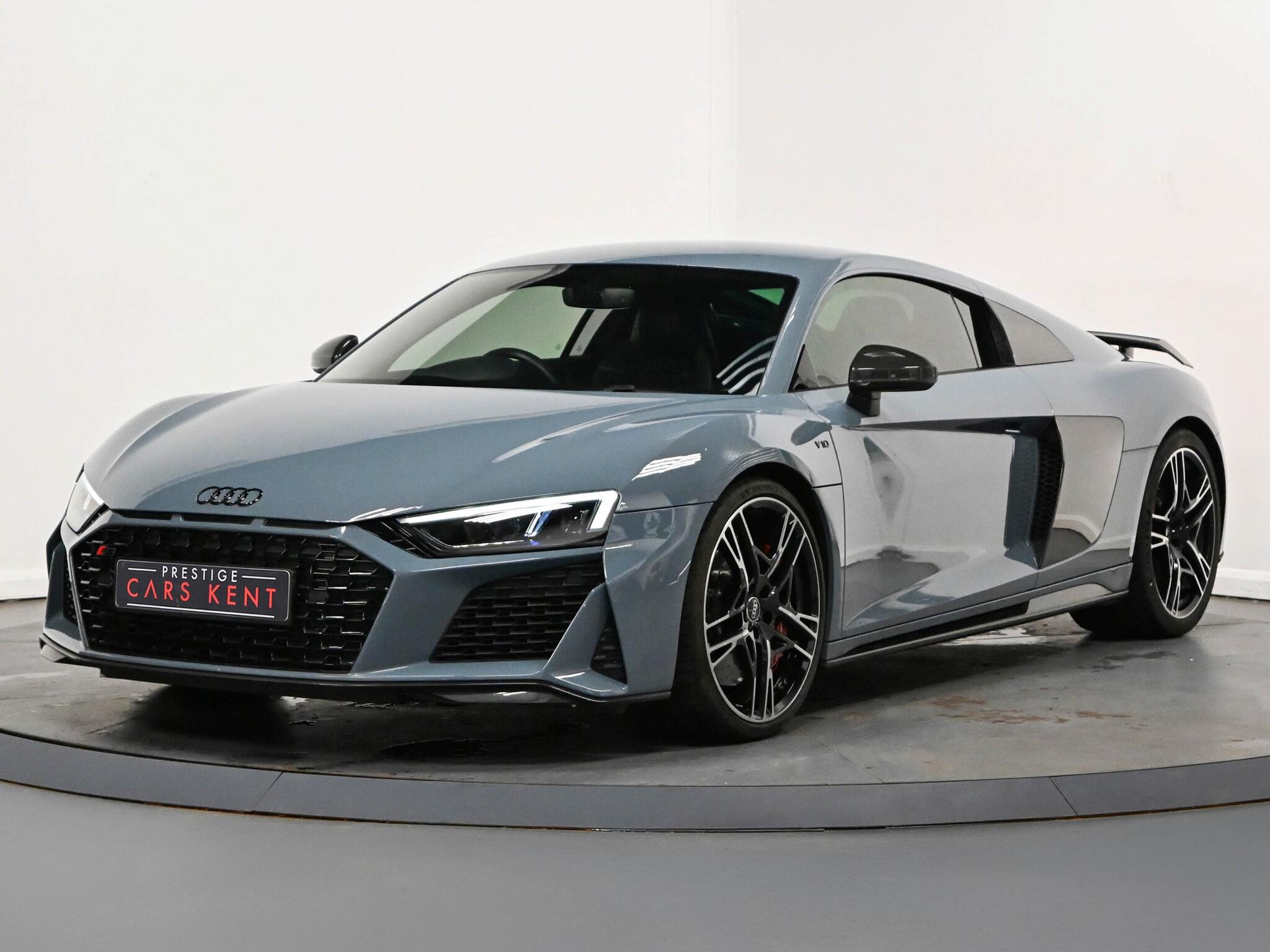 Audi R8 view 6