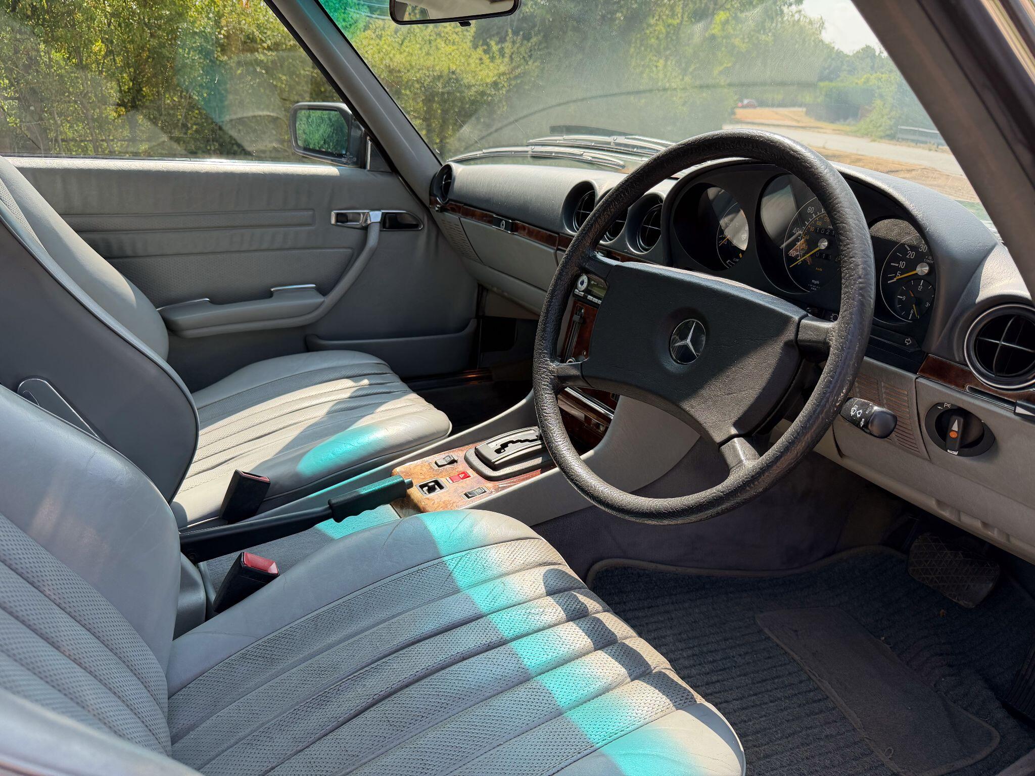 Mercedes-Benz SL view 15