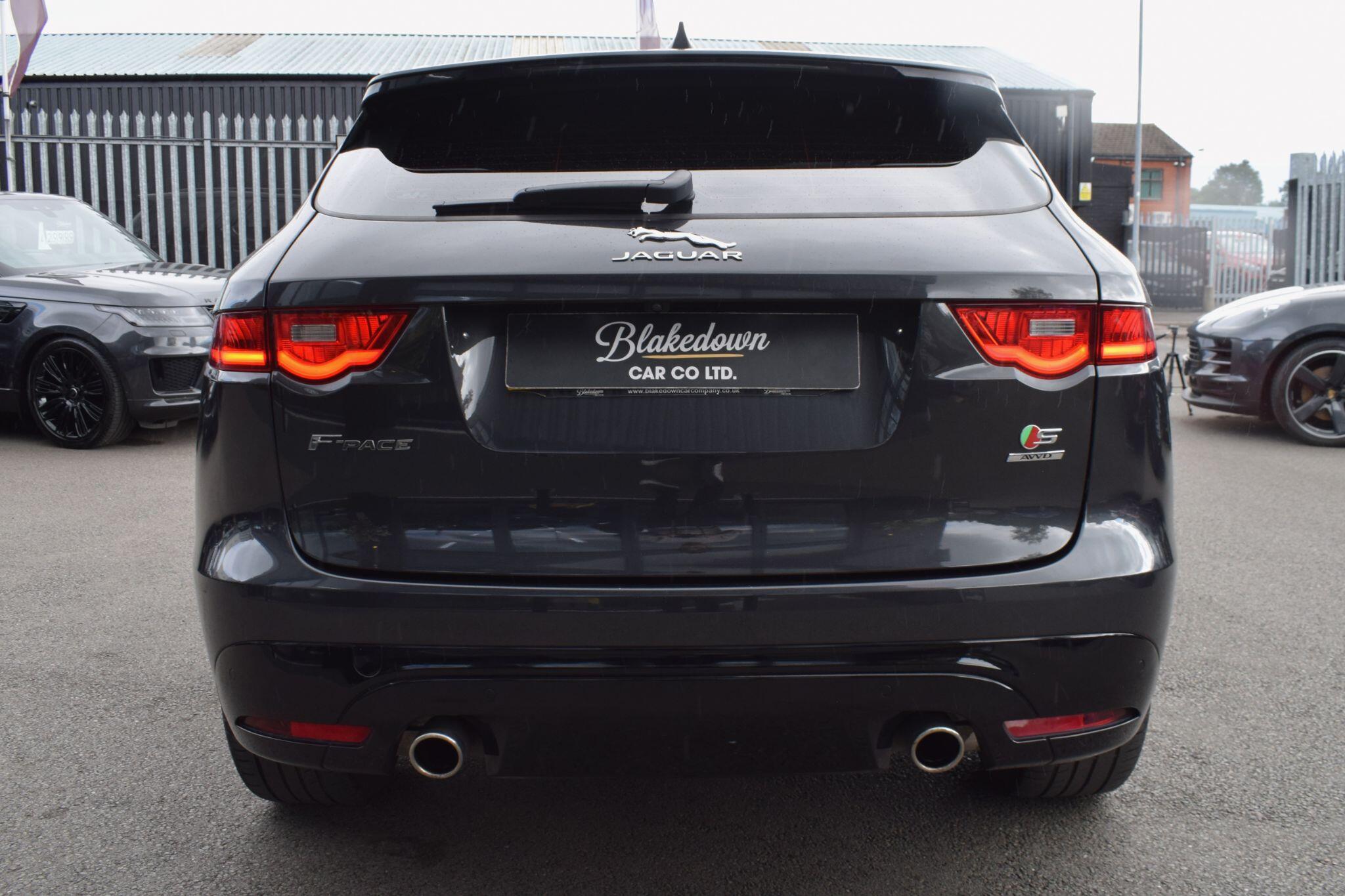 Jaguar F-Pace view 5