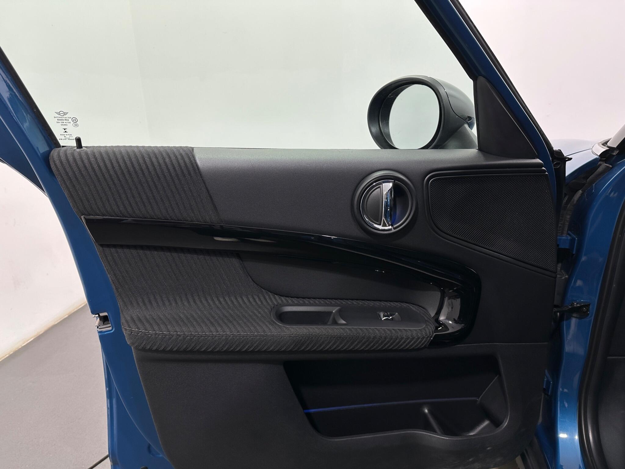 Mini Countryman view 38