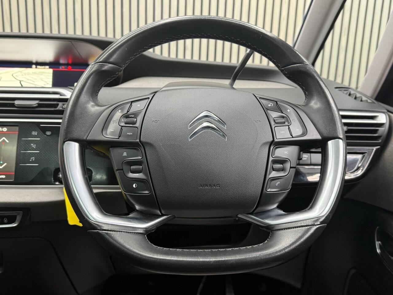 Citroen Grand C4 Spacetourer view 10