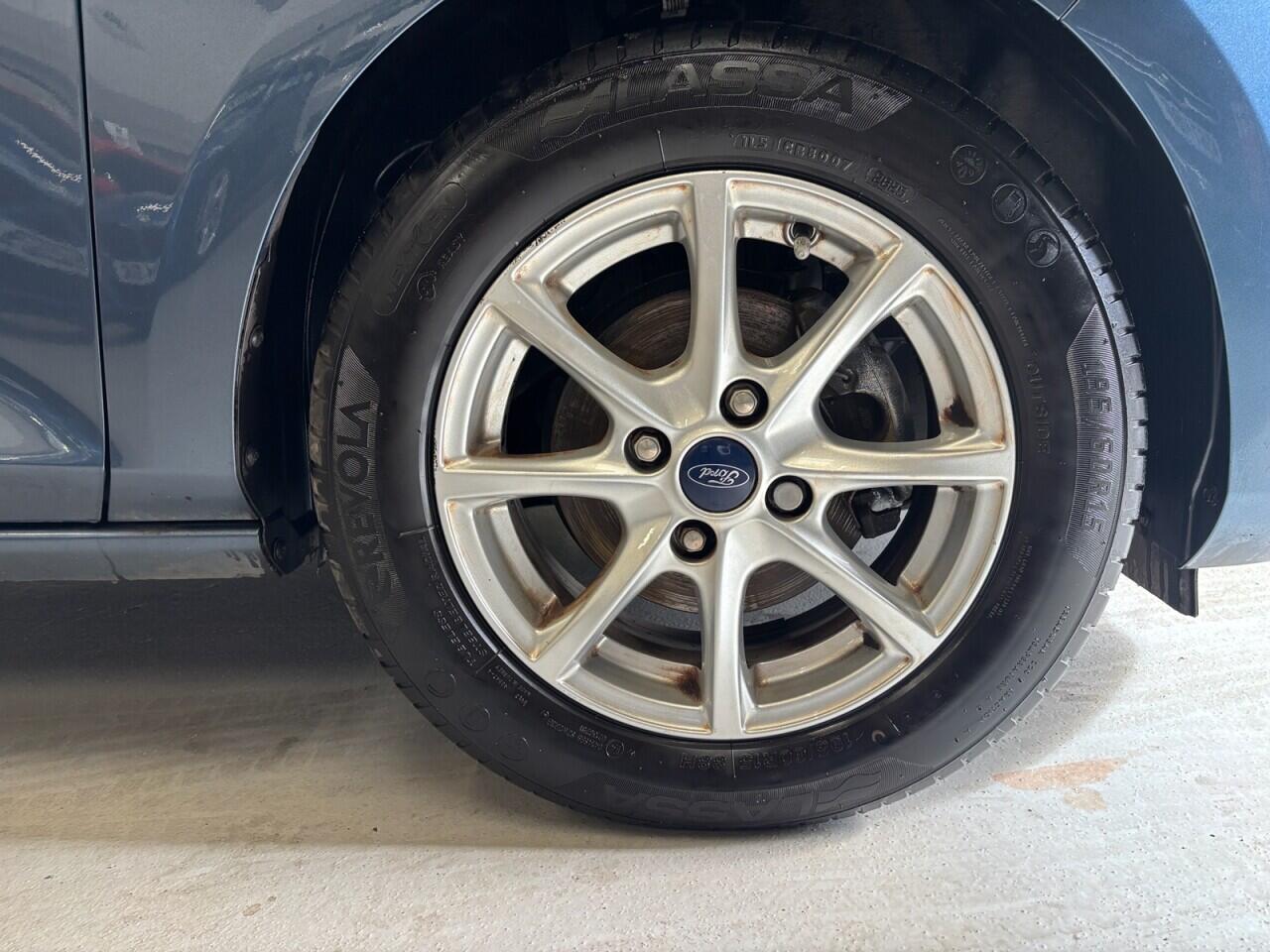 Ford Fiesta view 12