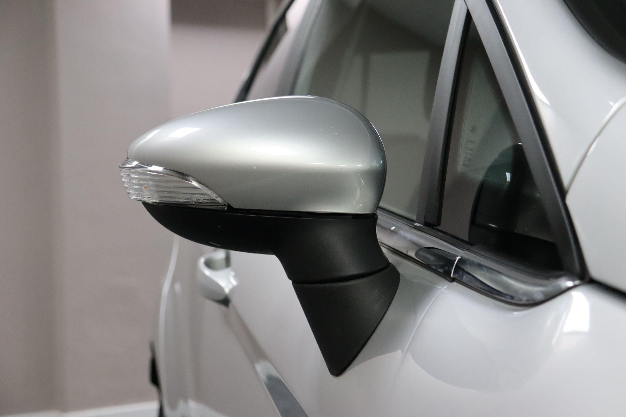 Ford Fiesta view 33