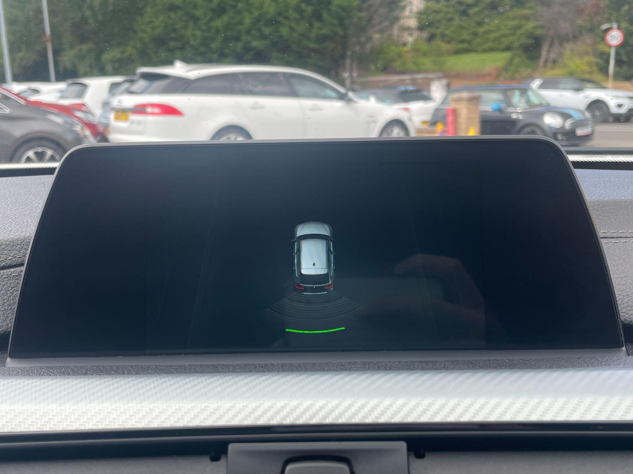 BMW 3 Series view 25