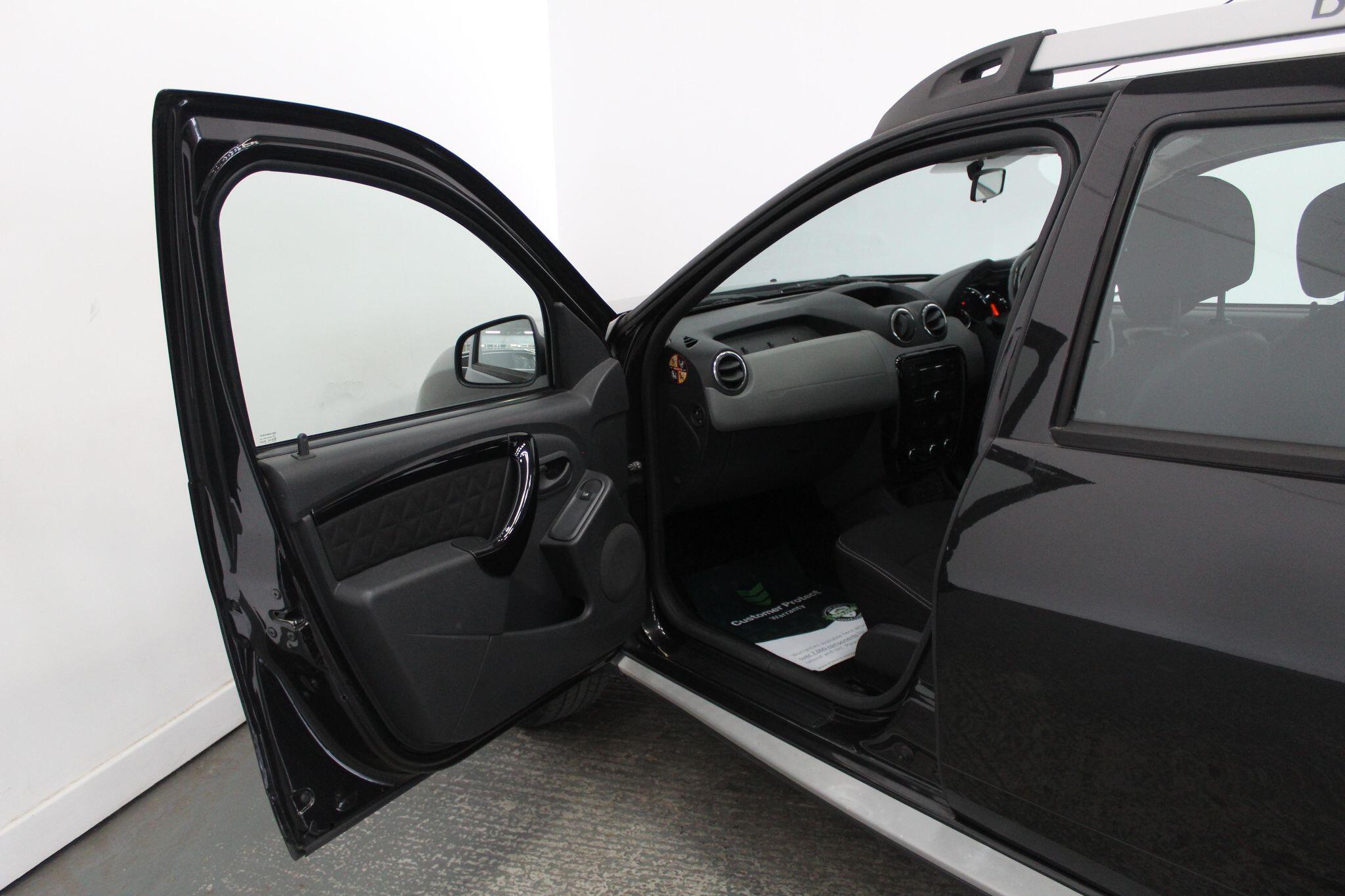 Dacia Duster view 26