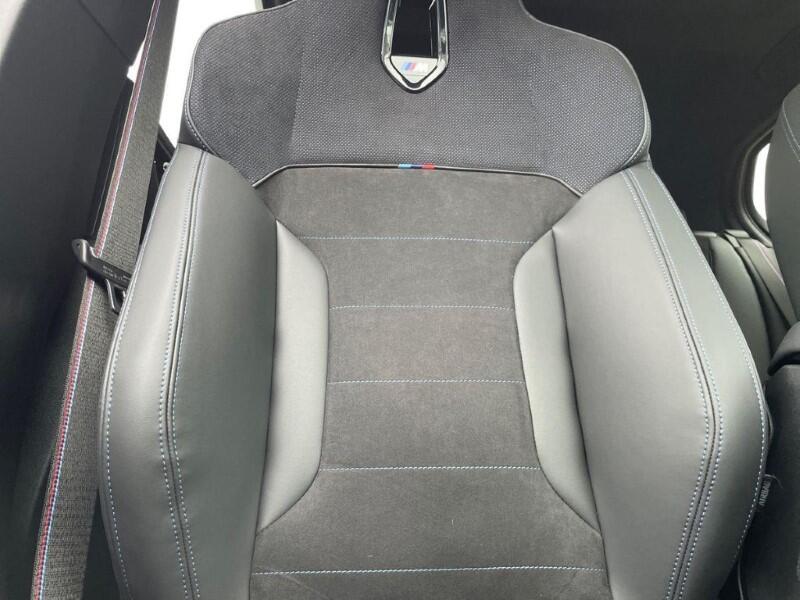 BMW 1 Series view 25