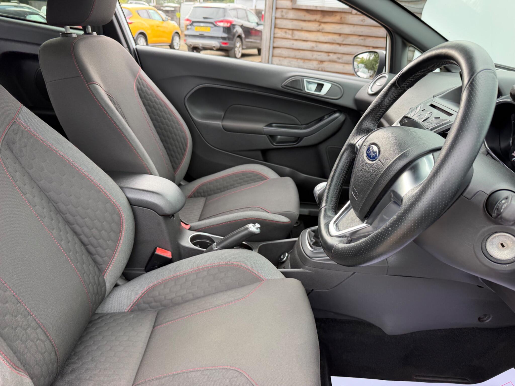 Ford Fiesta view 17