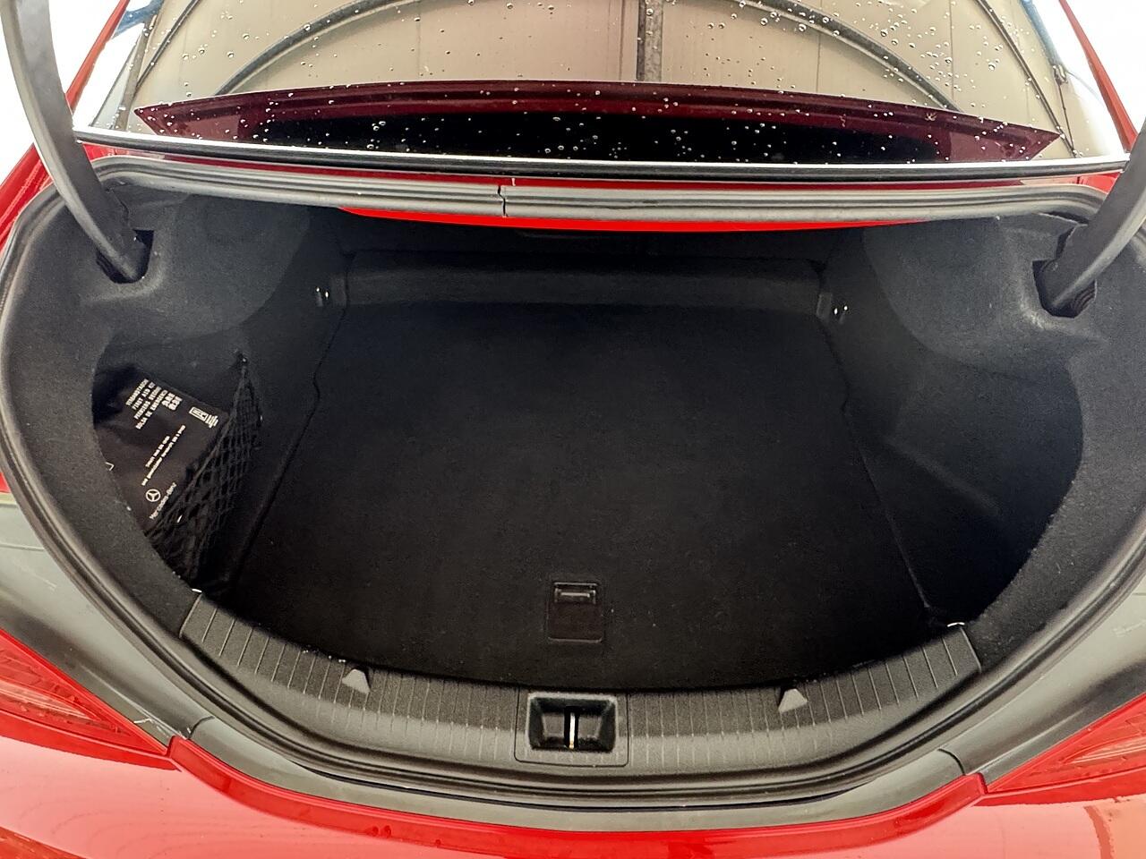 Mercedes-Benz Cla view 10