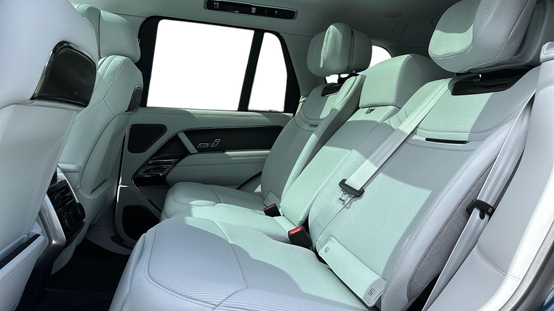 Land Rover Range Rover view 7