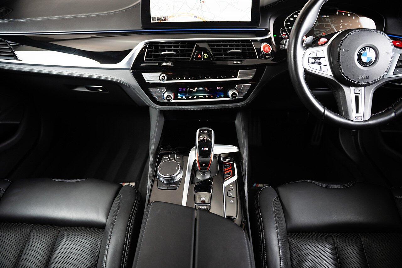 BMW M5 view 27