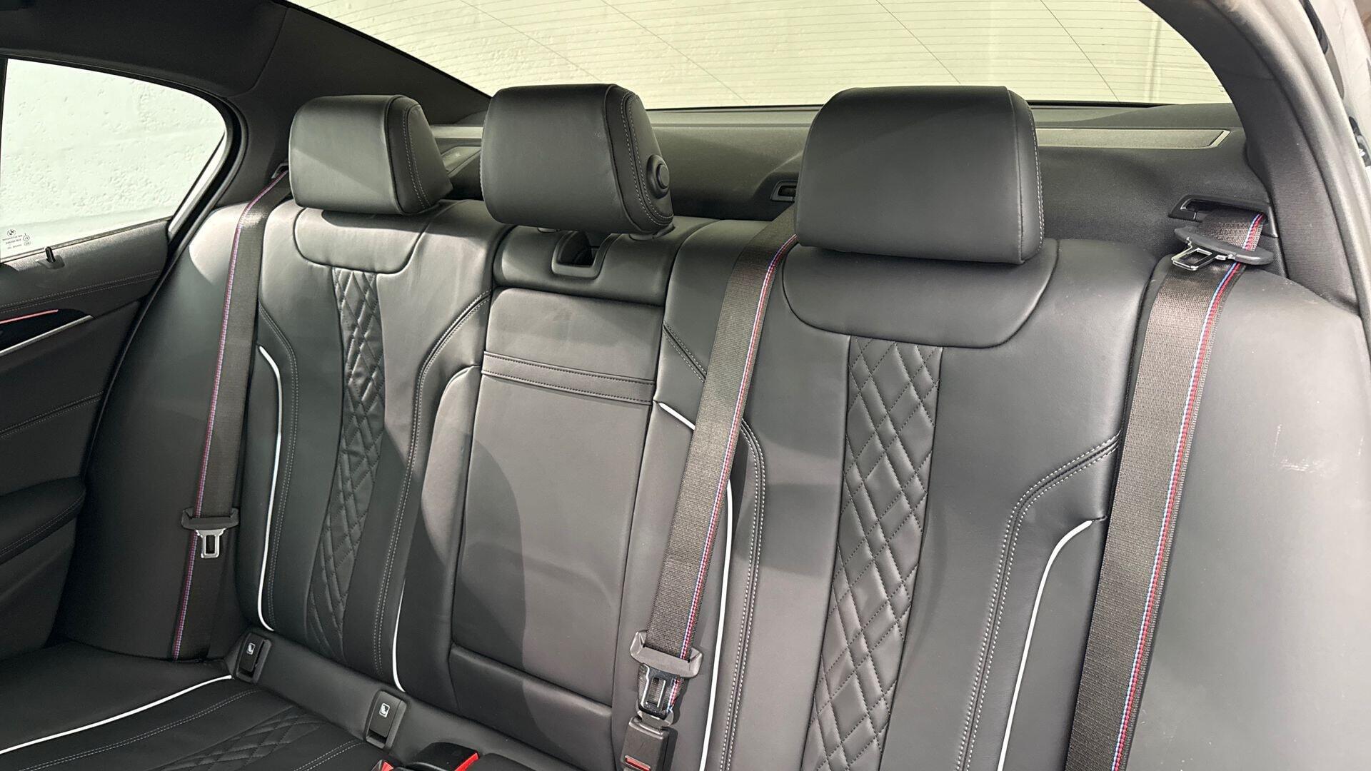 BMW 5 Series view 12