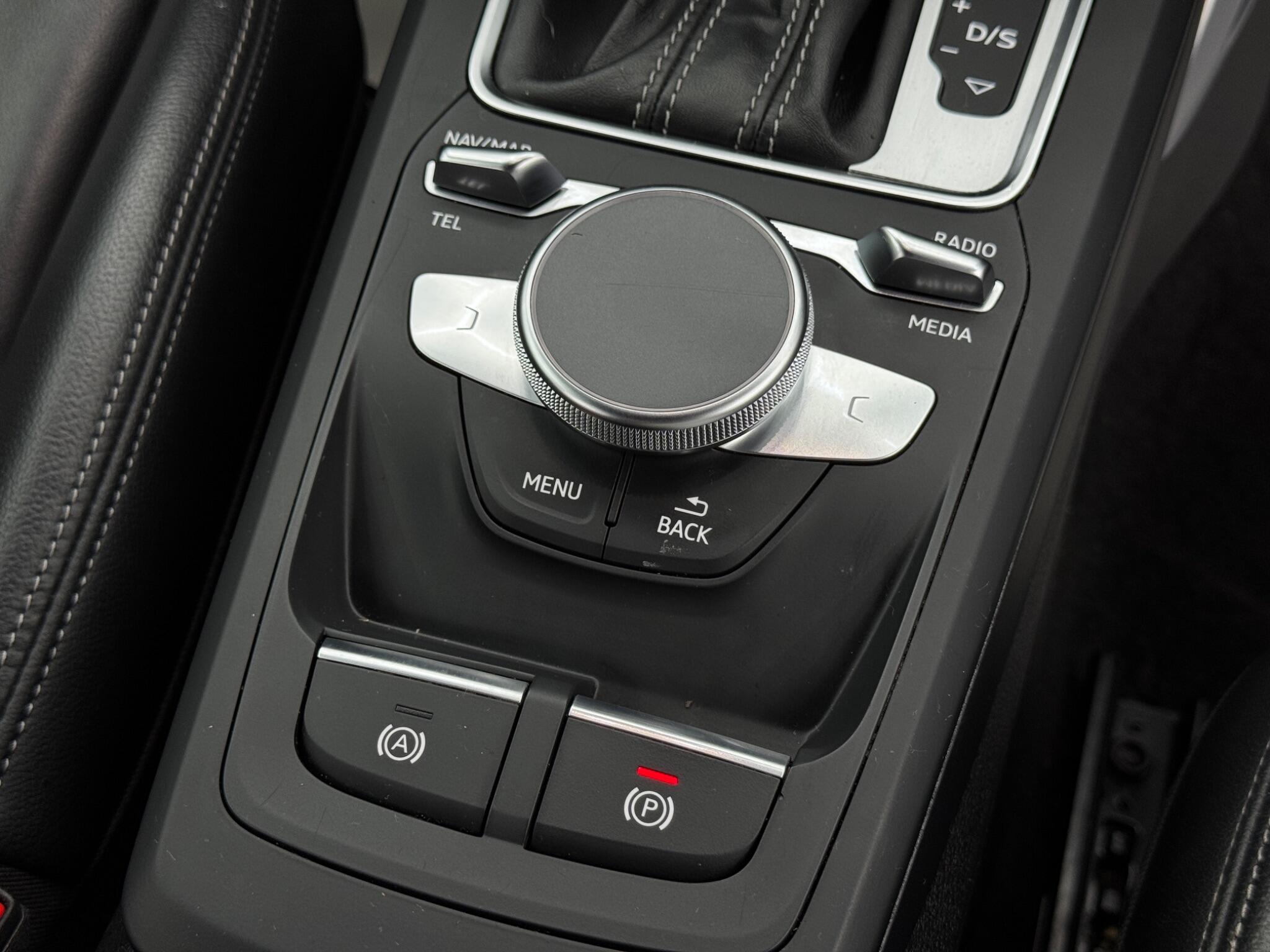 Audi Q2 view 26