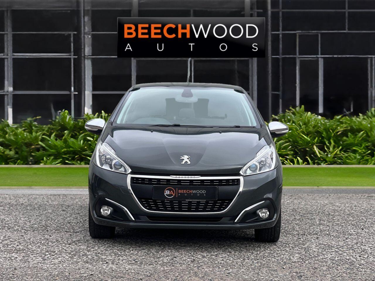 Peugeot 208 view 3