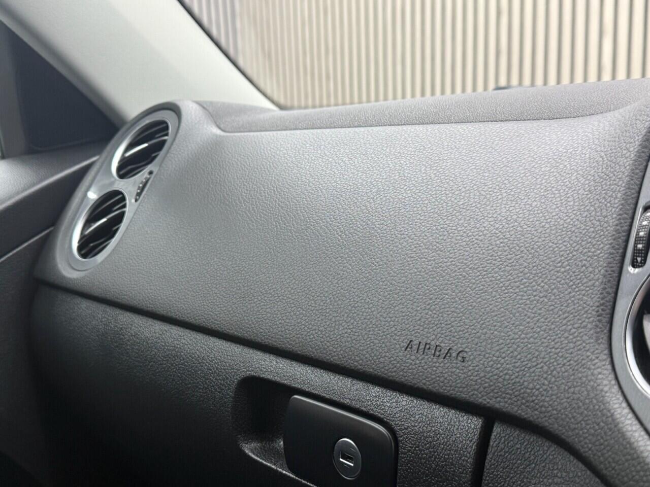 Volkswagen Tiguan view 22