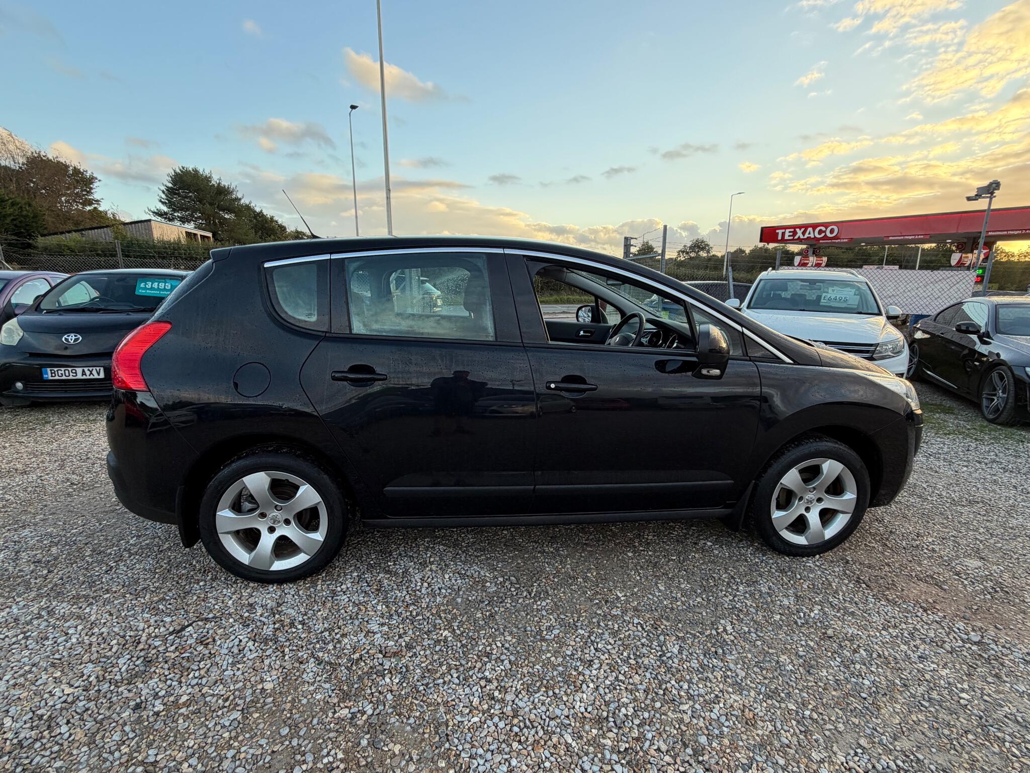 Peugeot 3008 view 10