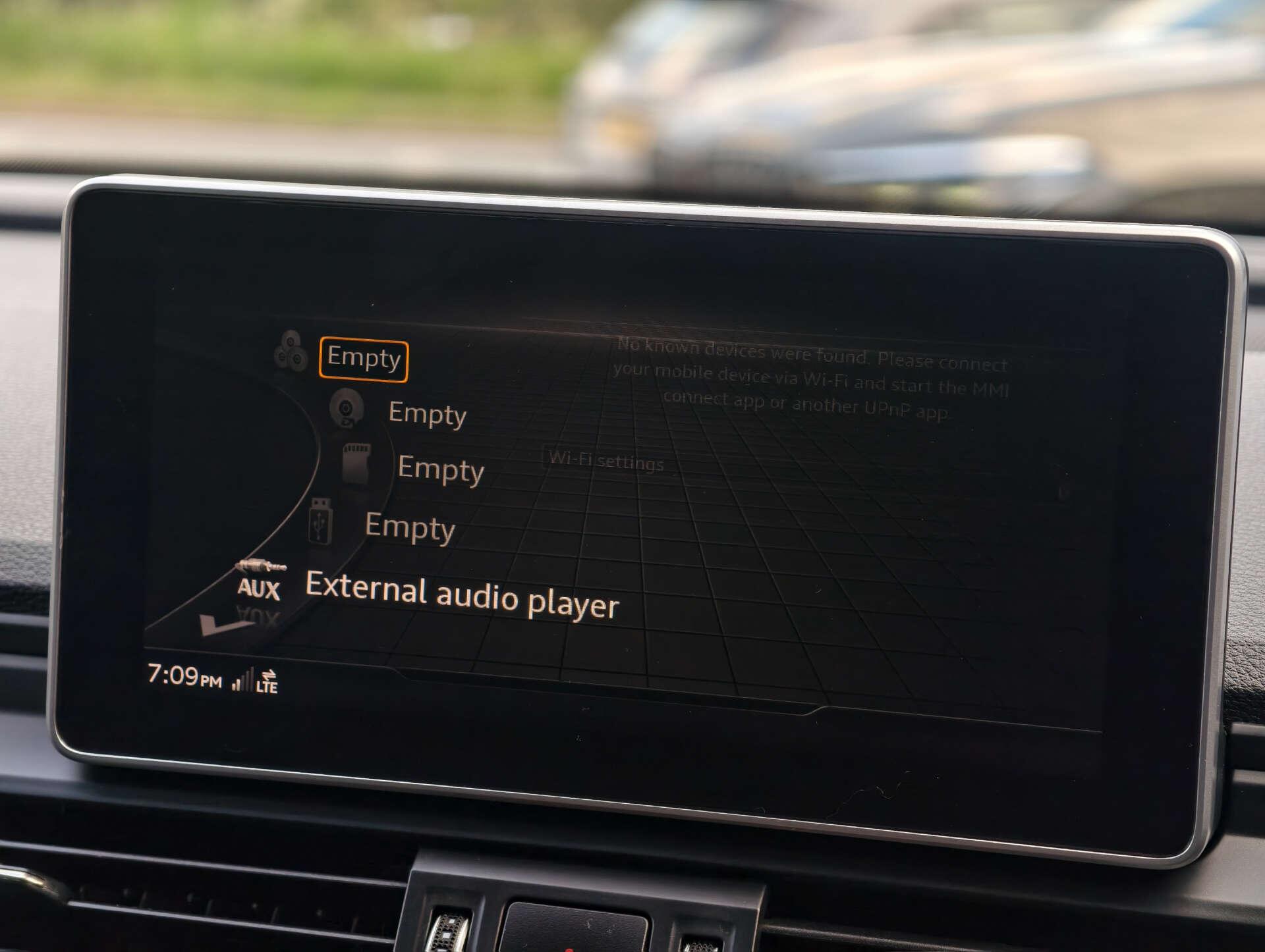 Audi SQ5 view 54