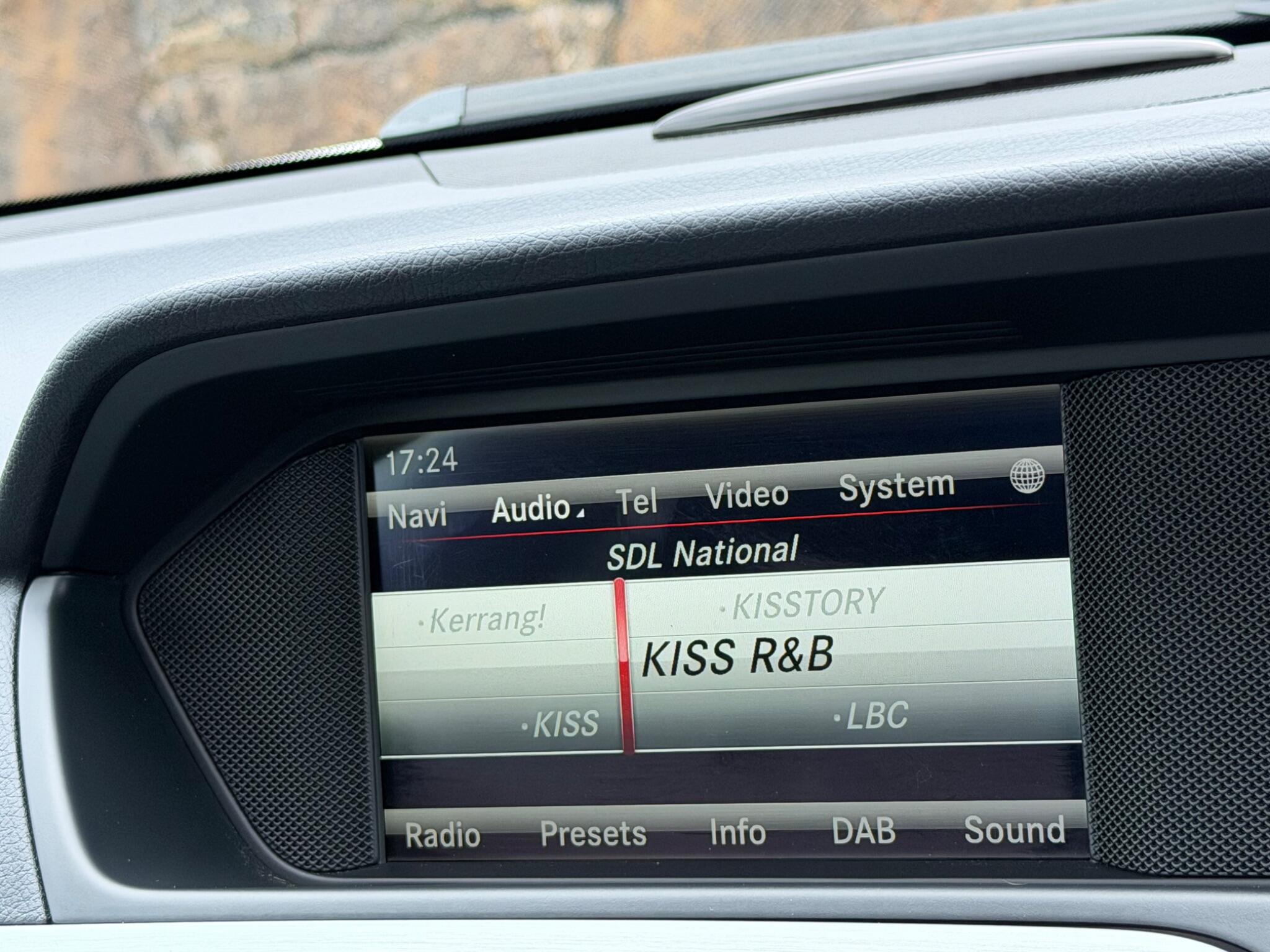 Mercedes-Benz C-Class view 33