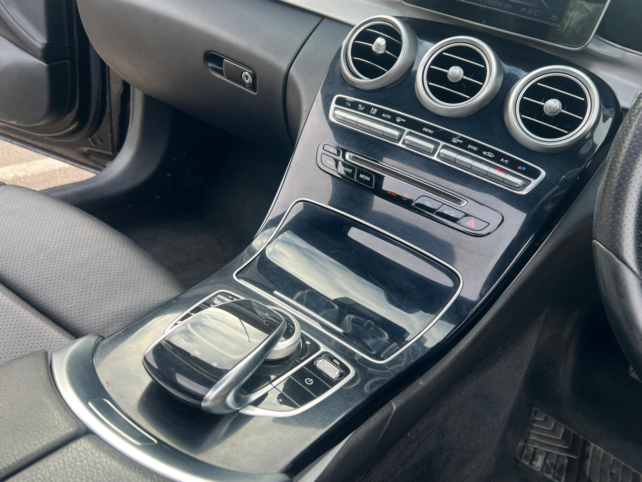 Mercedes-Benz C-Class view 36