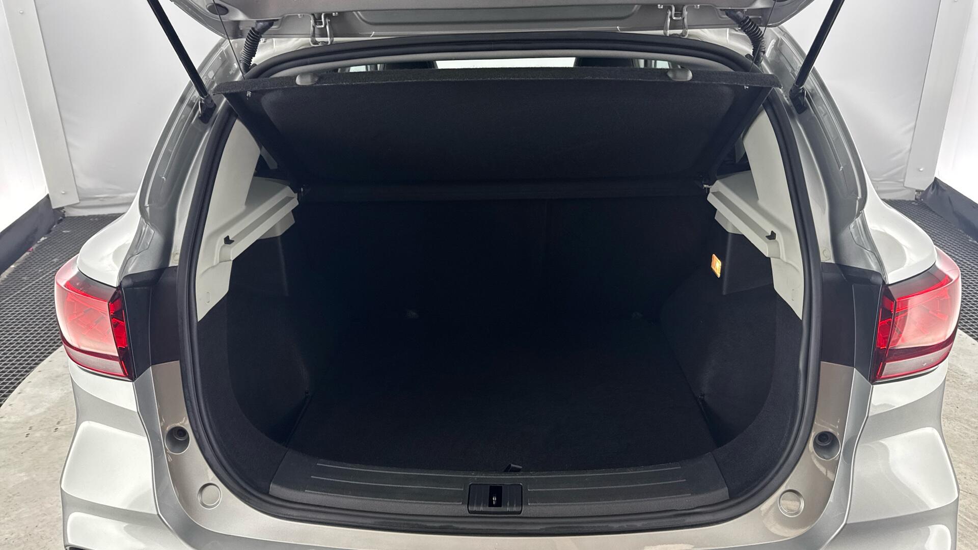 MG ZS view 15