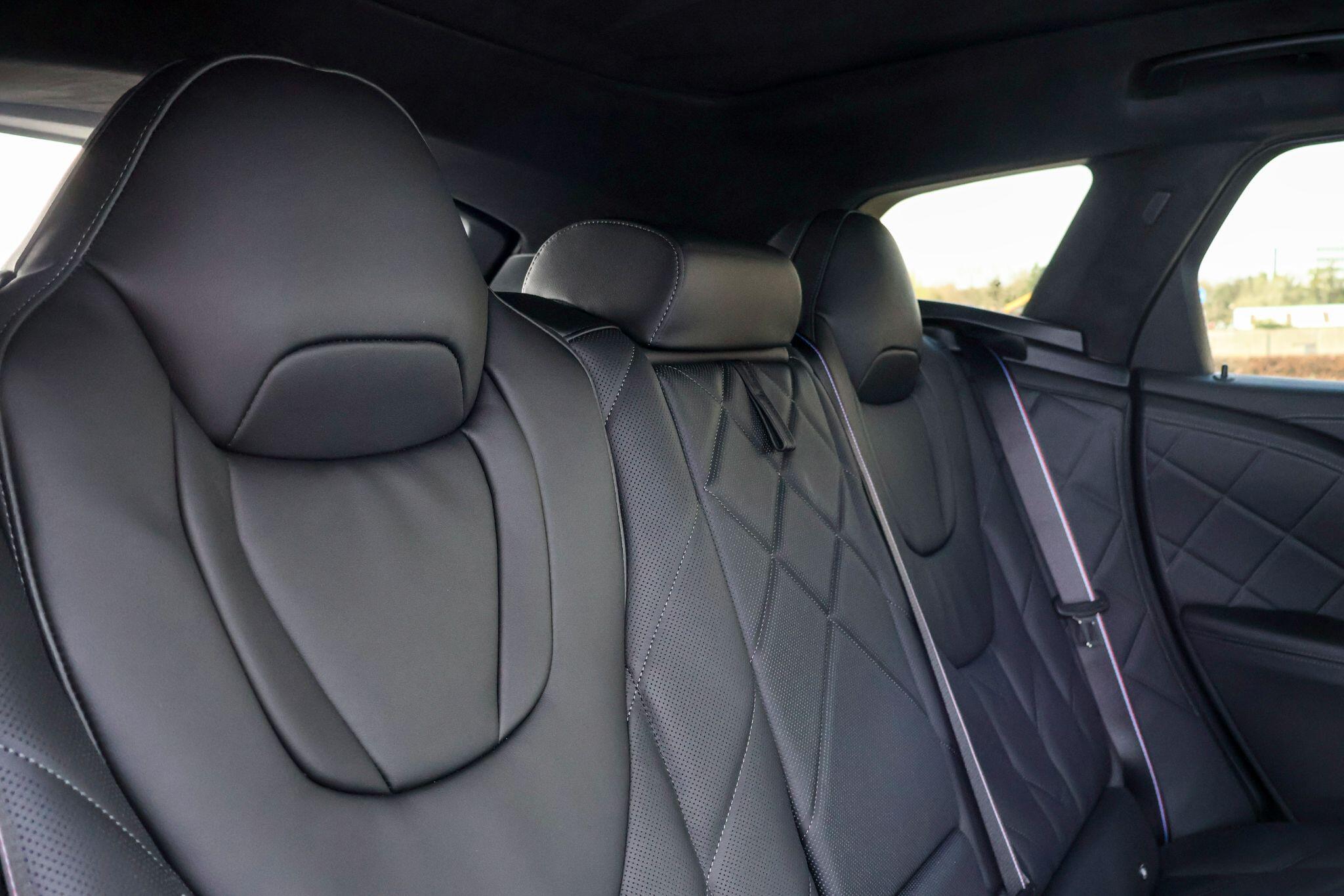 BMW XM view 17