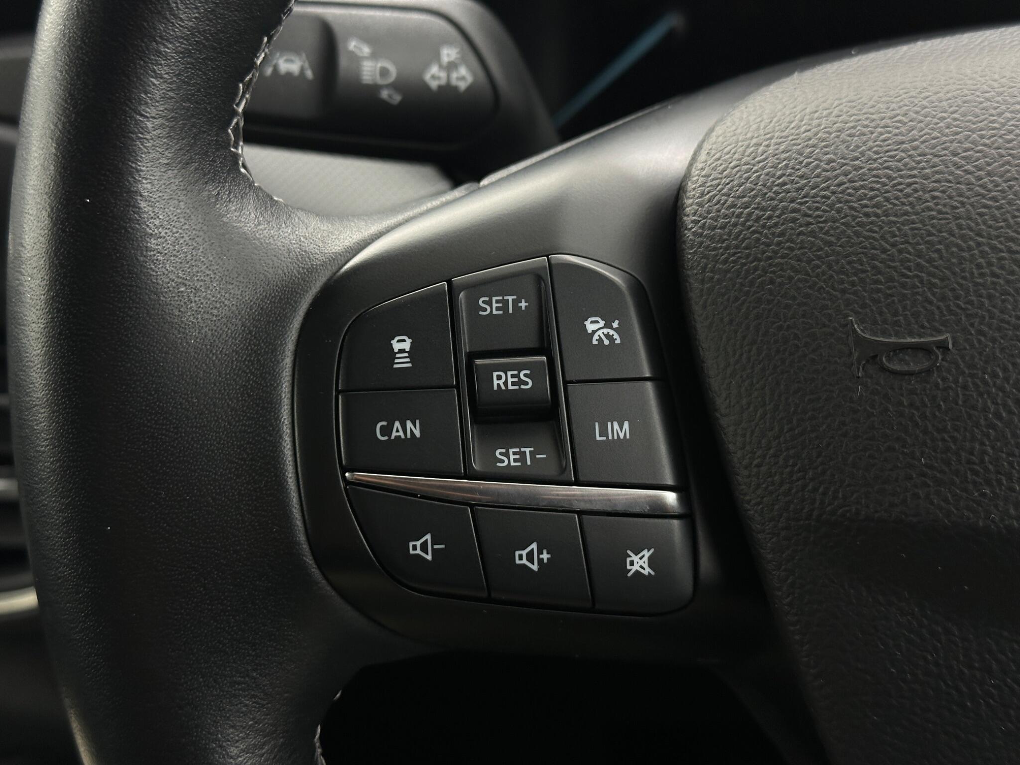 Ford Focus view 15