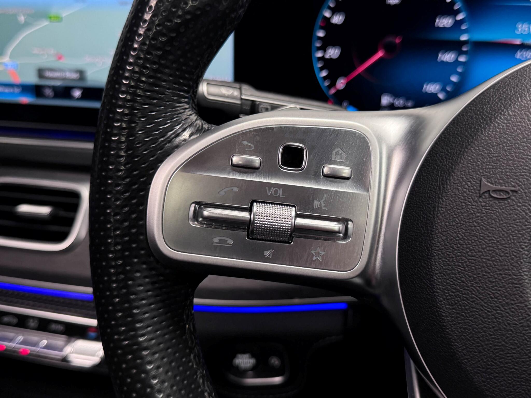 Mercedes-Benz GLE view 35