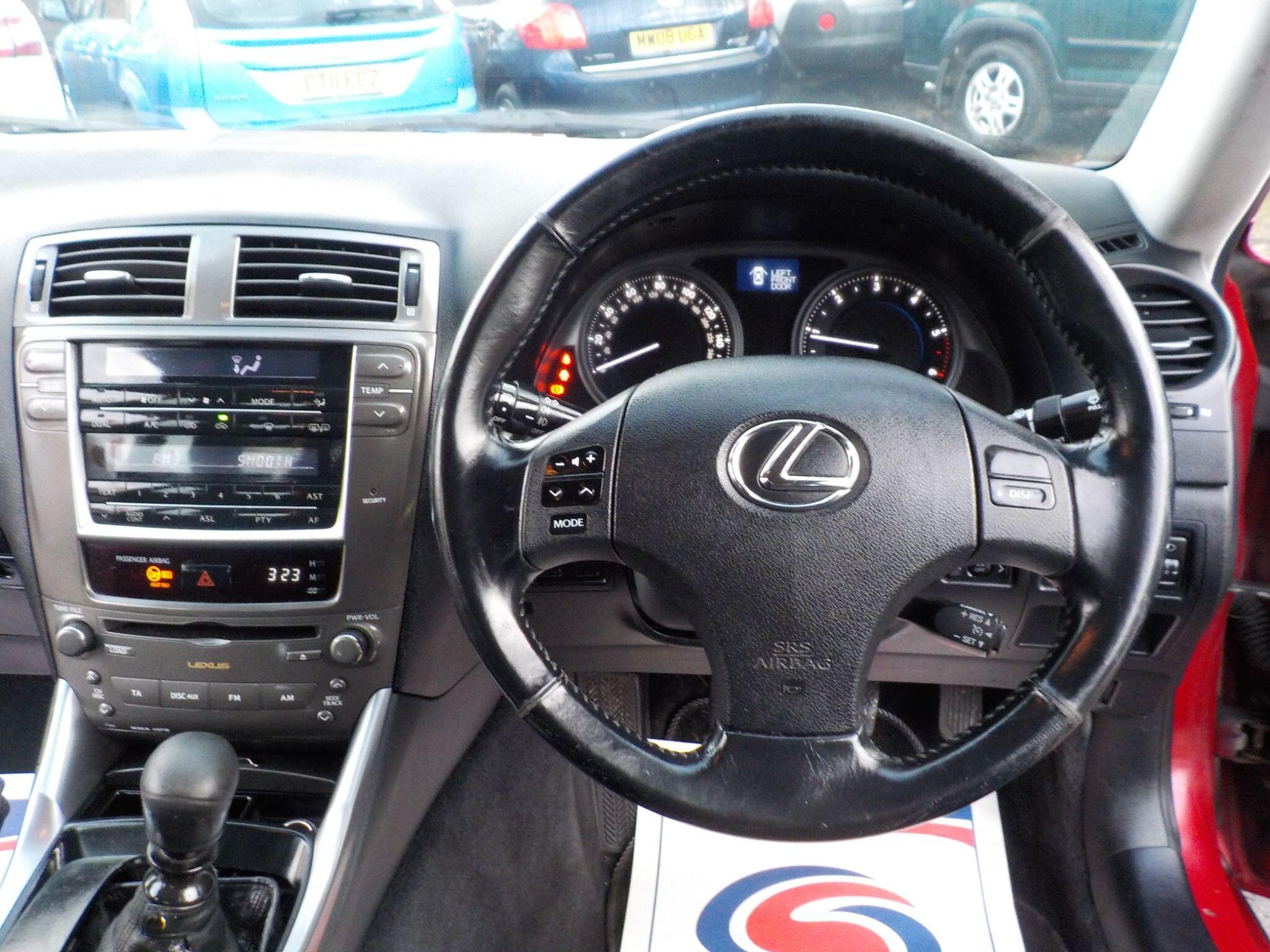 Lexus IS 2.2 220TD 4dr