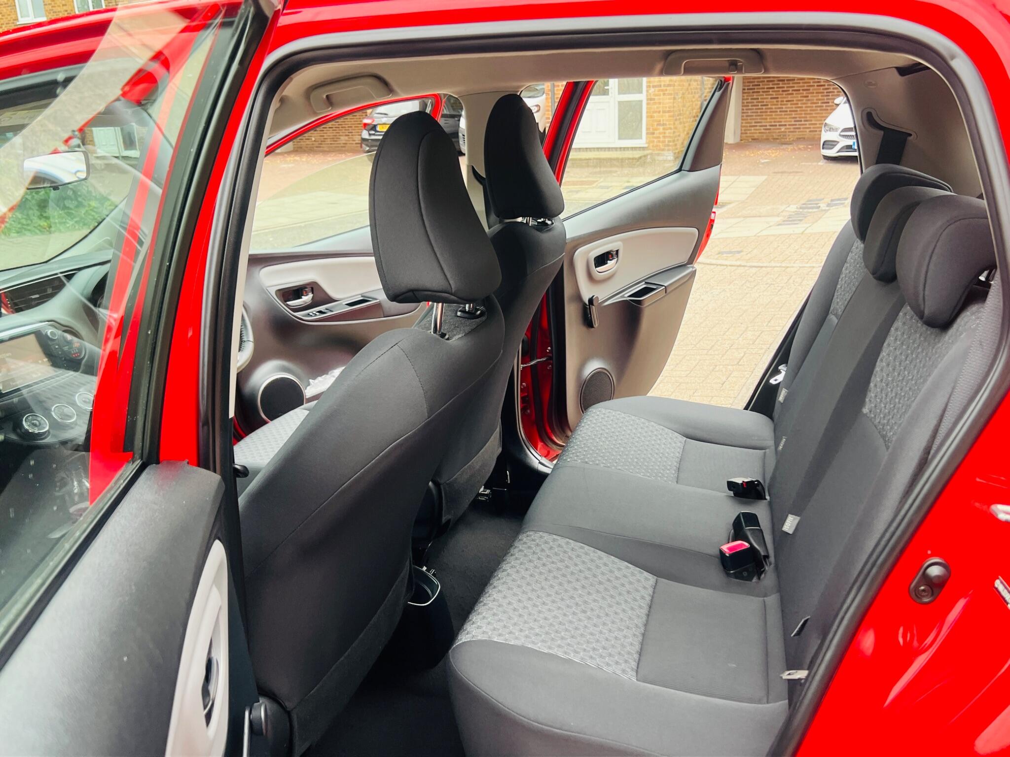 Toyota Yaris view 33