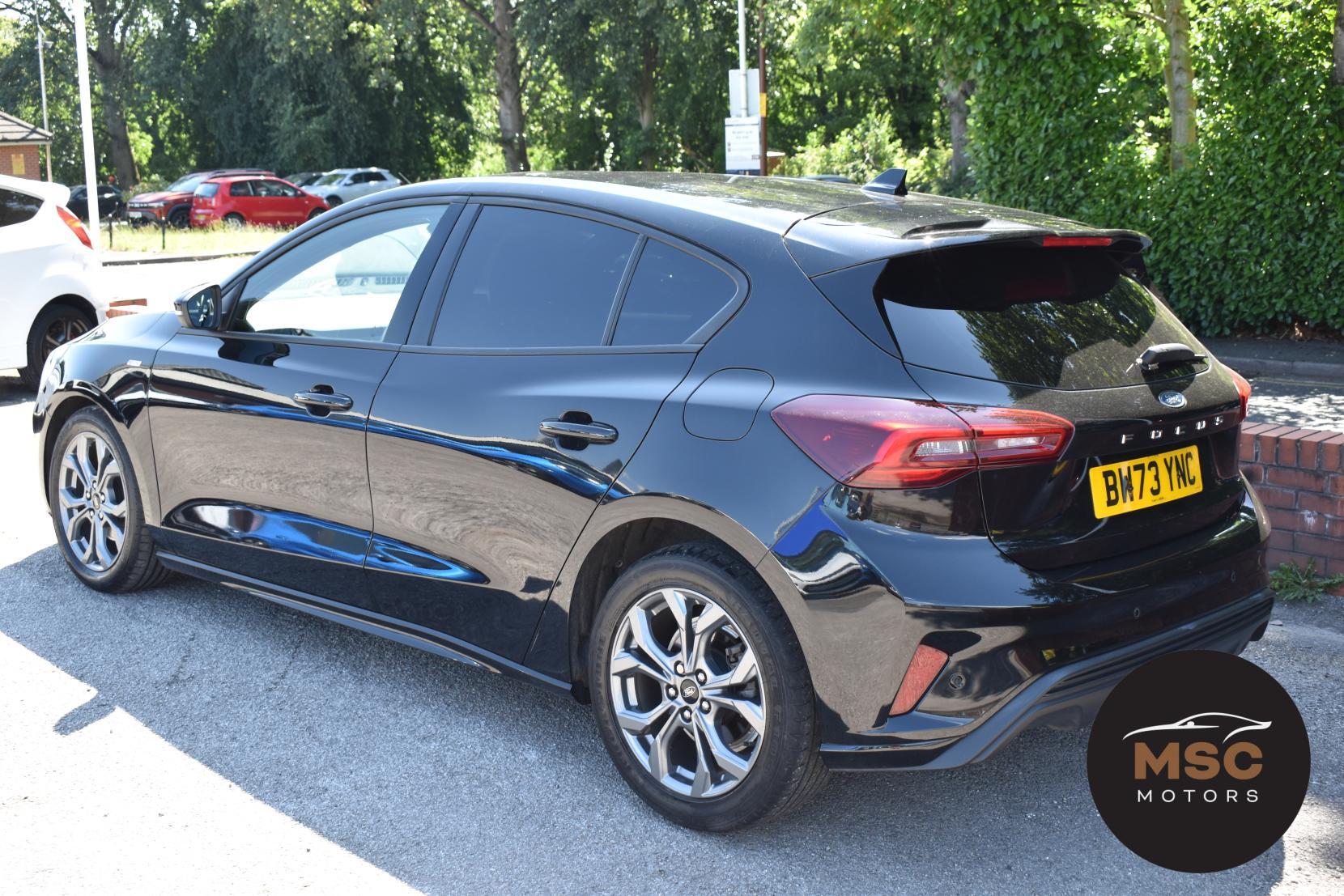 Ford Focus view 11