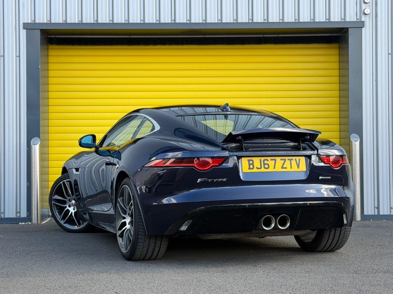 Jaguar F-Type view 9