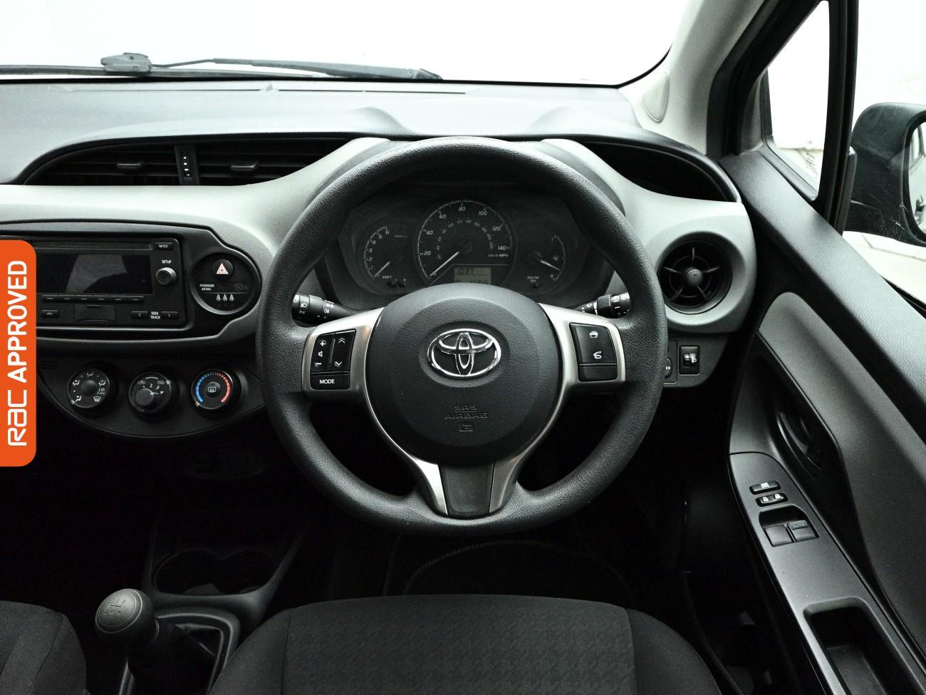 Toyota Yaris view 9