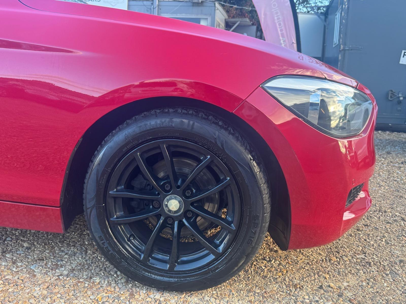 BMW 1 Series view 21