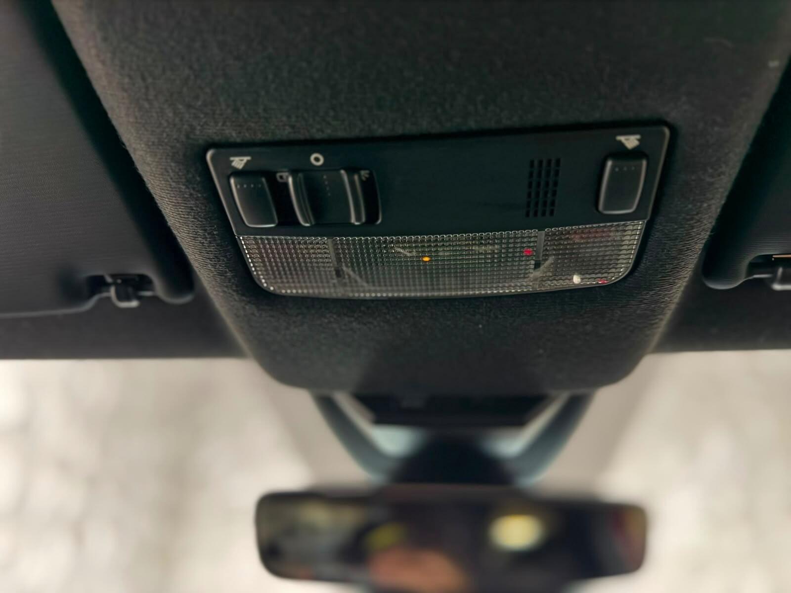 Volkswagen Up! view 24