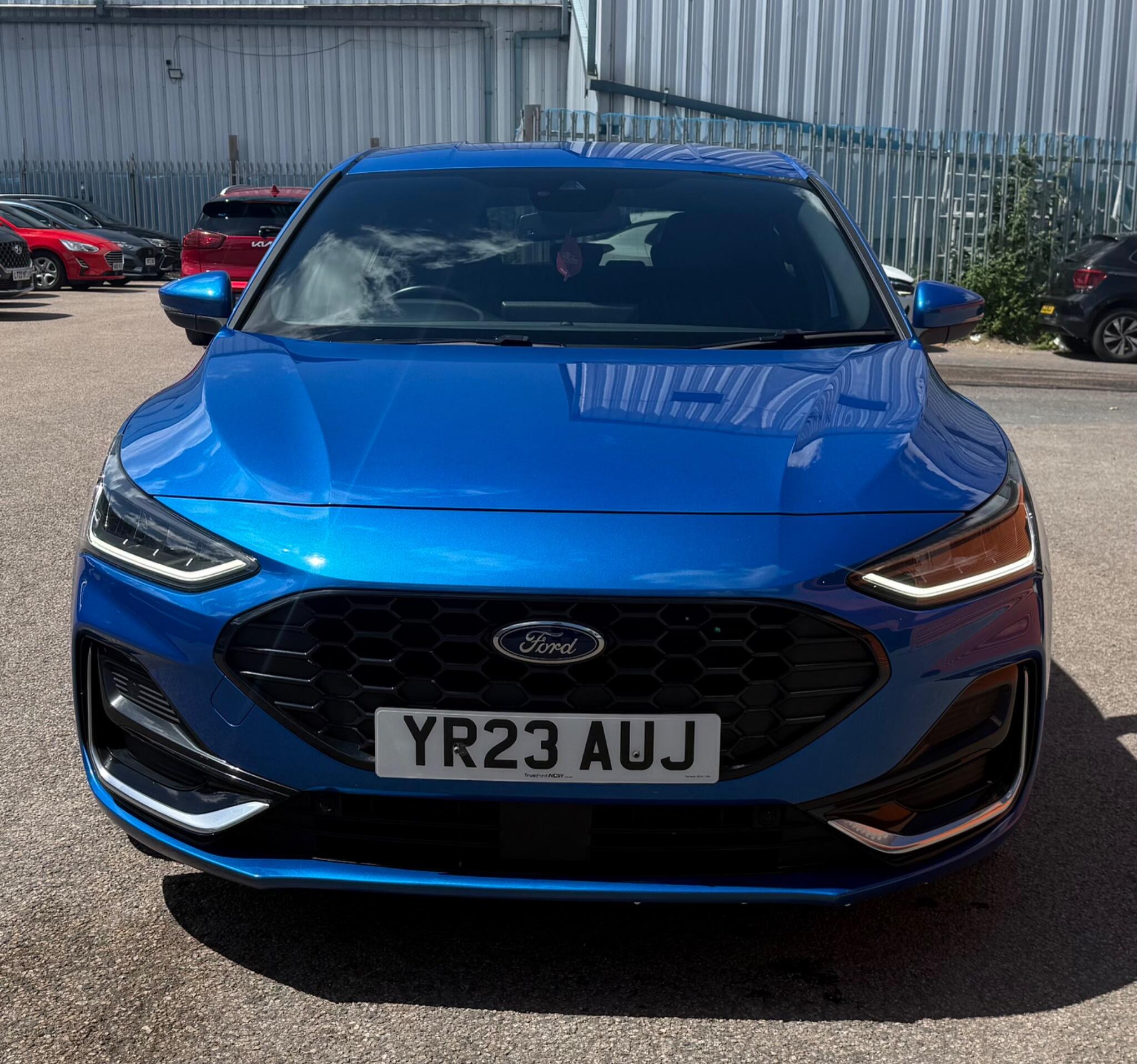 Ford Focus view 2