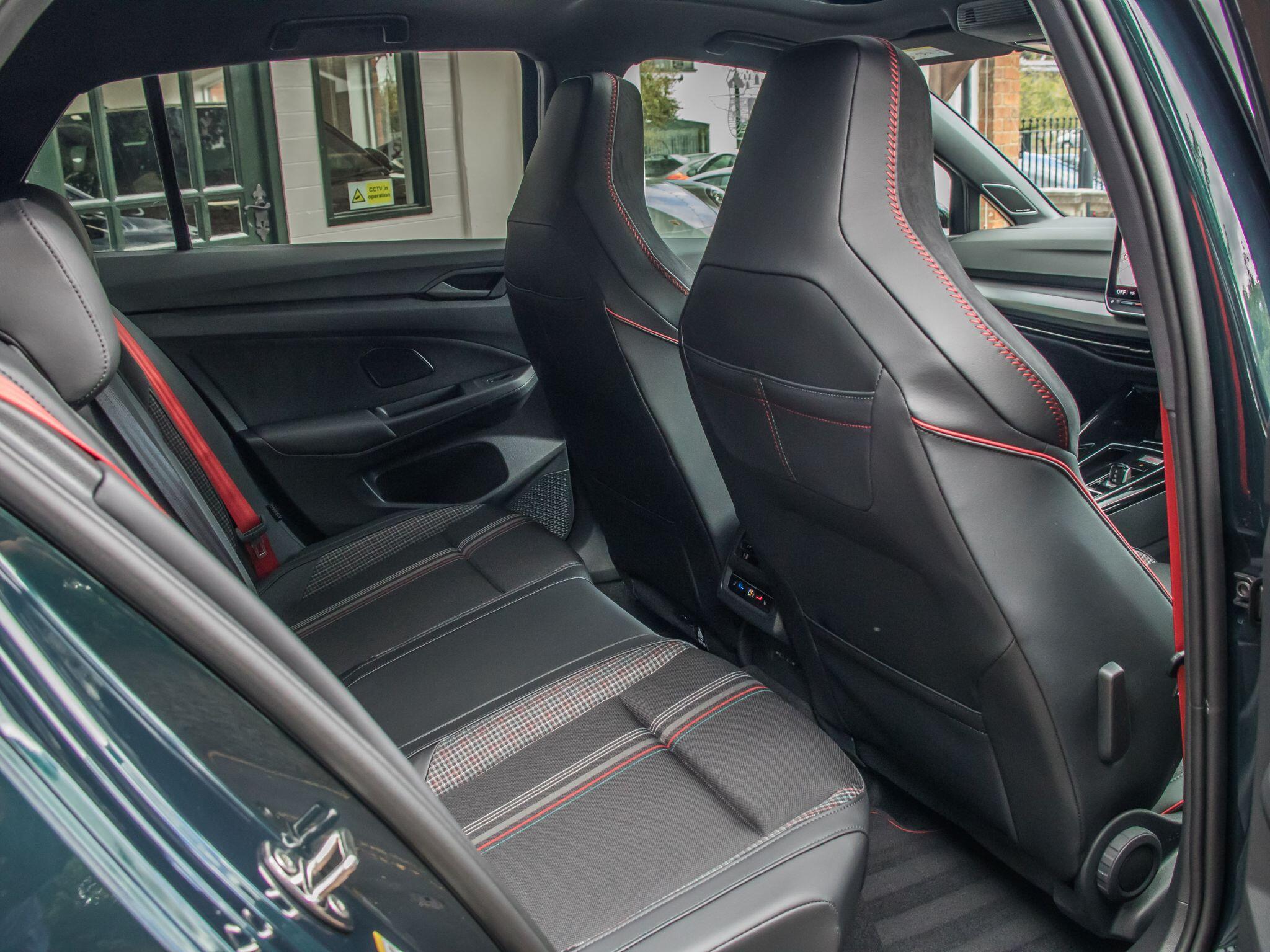 Volkswagen Golf view 19